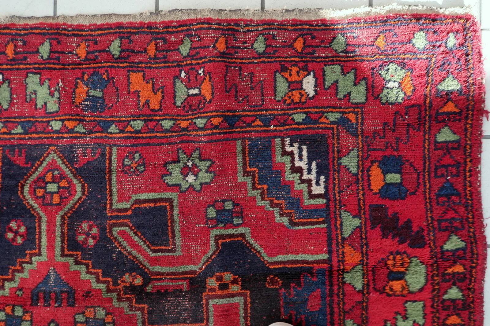 Antique 1930s Persian Hamadan rug 160cm x 241cm