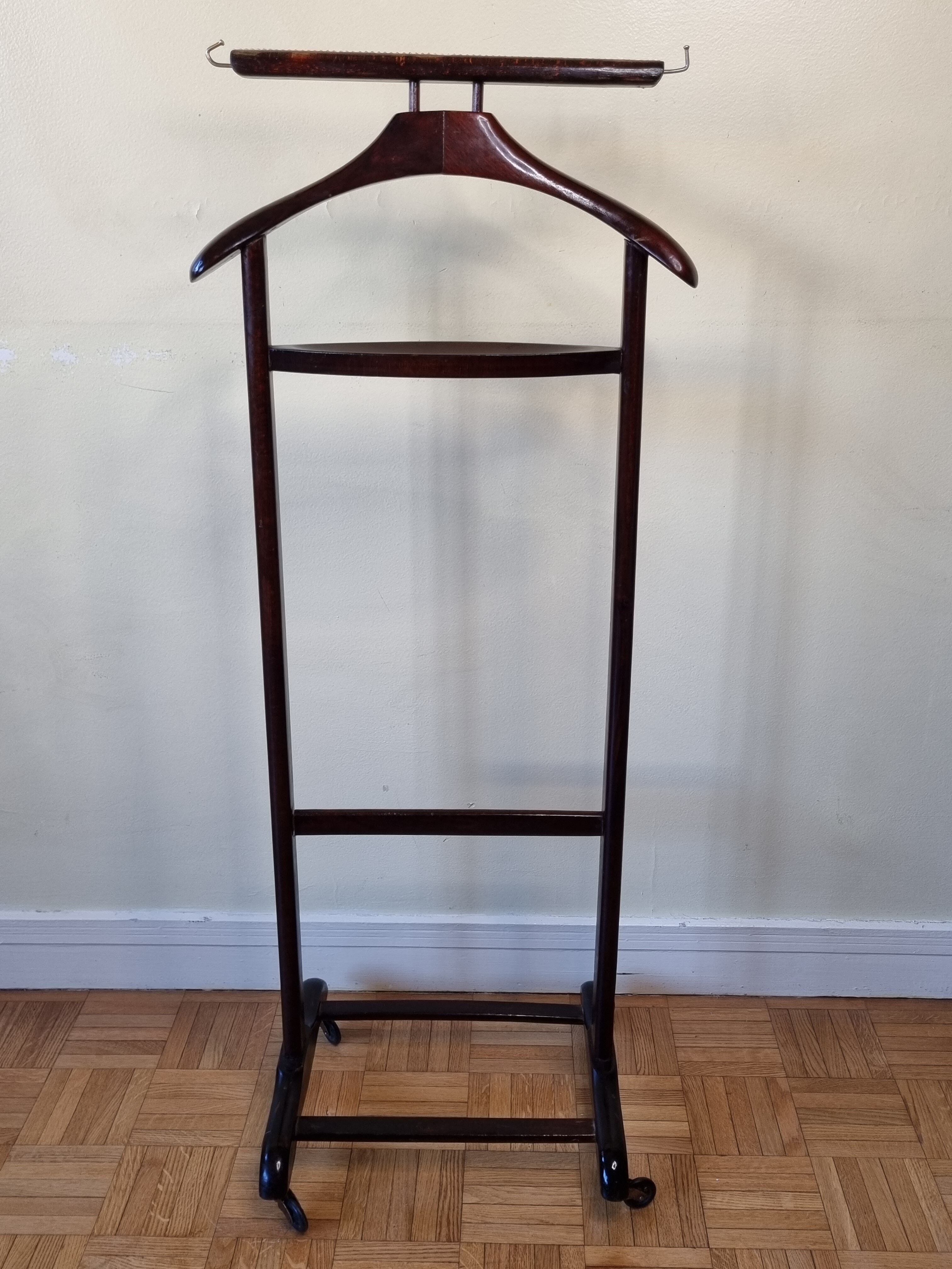 Valet de nuit en bois vernis, vintage, années 50-60