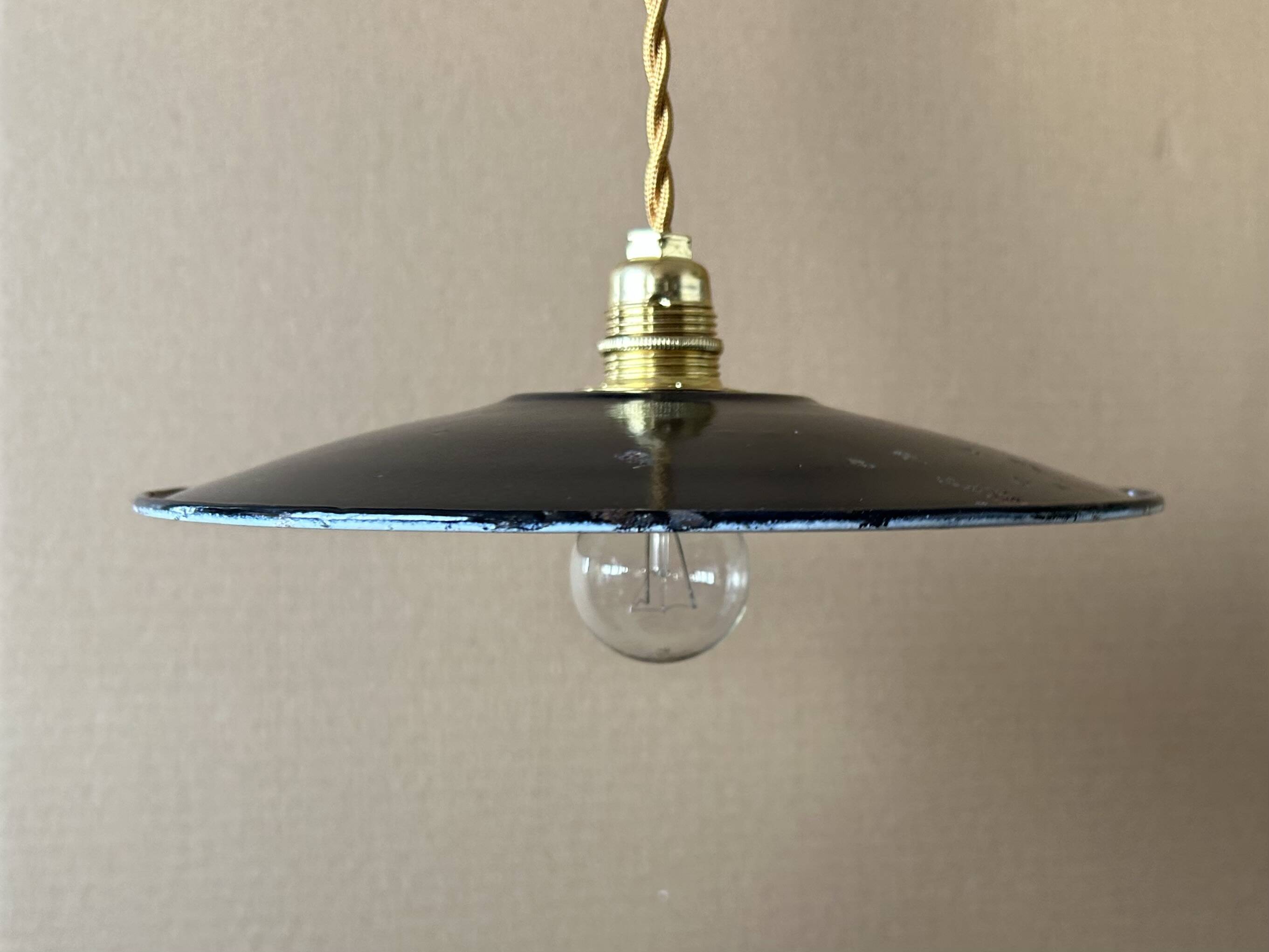 Suspension industrielle noire ancienne D24cm