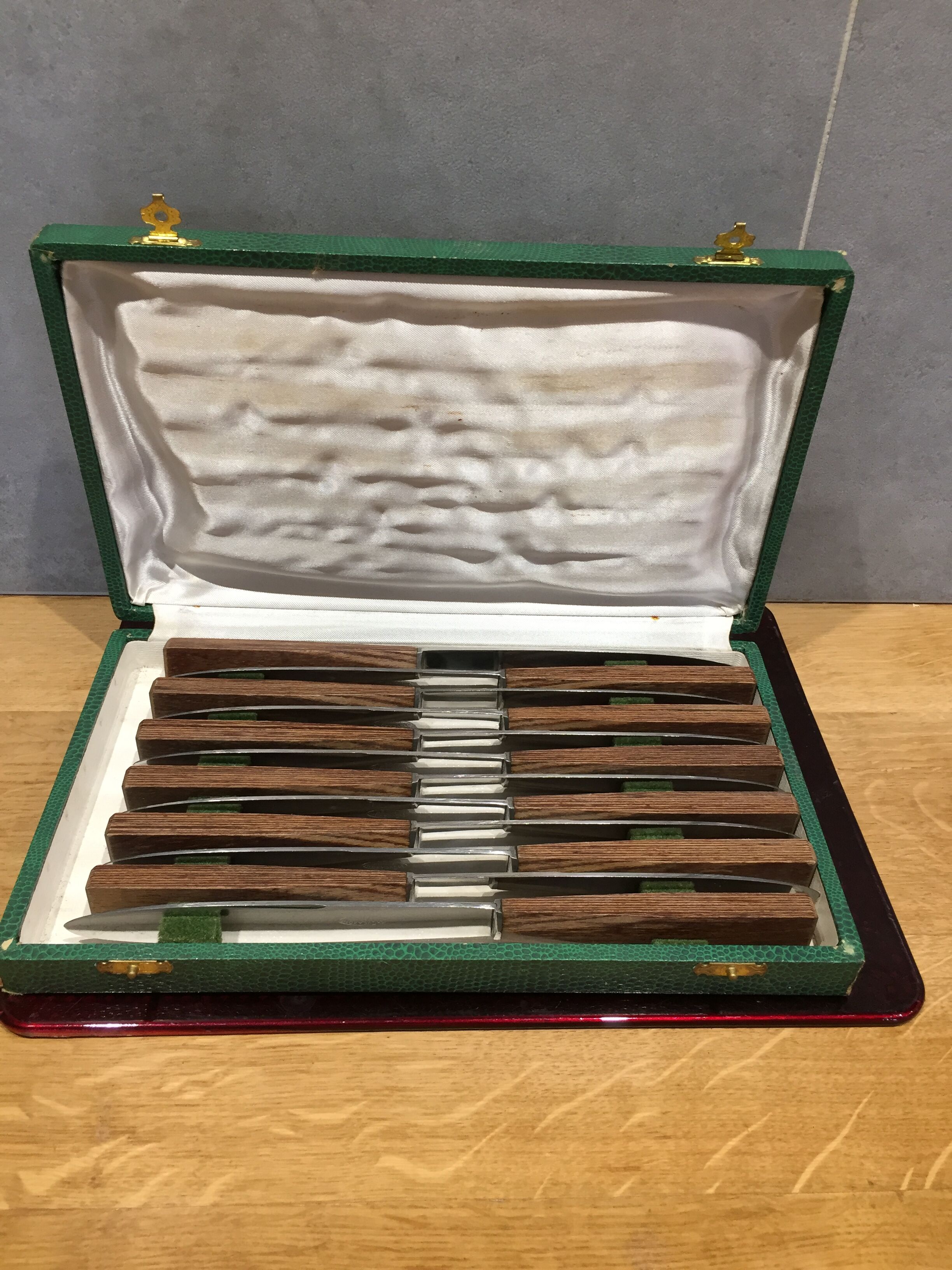 Box of 12 vintage table knives
