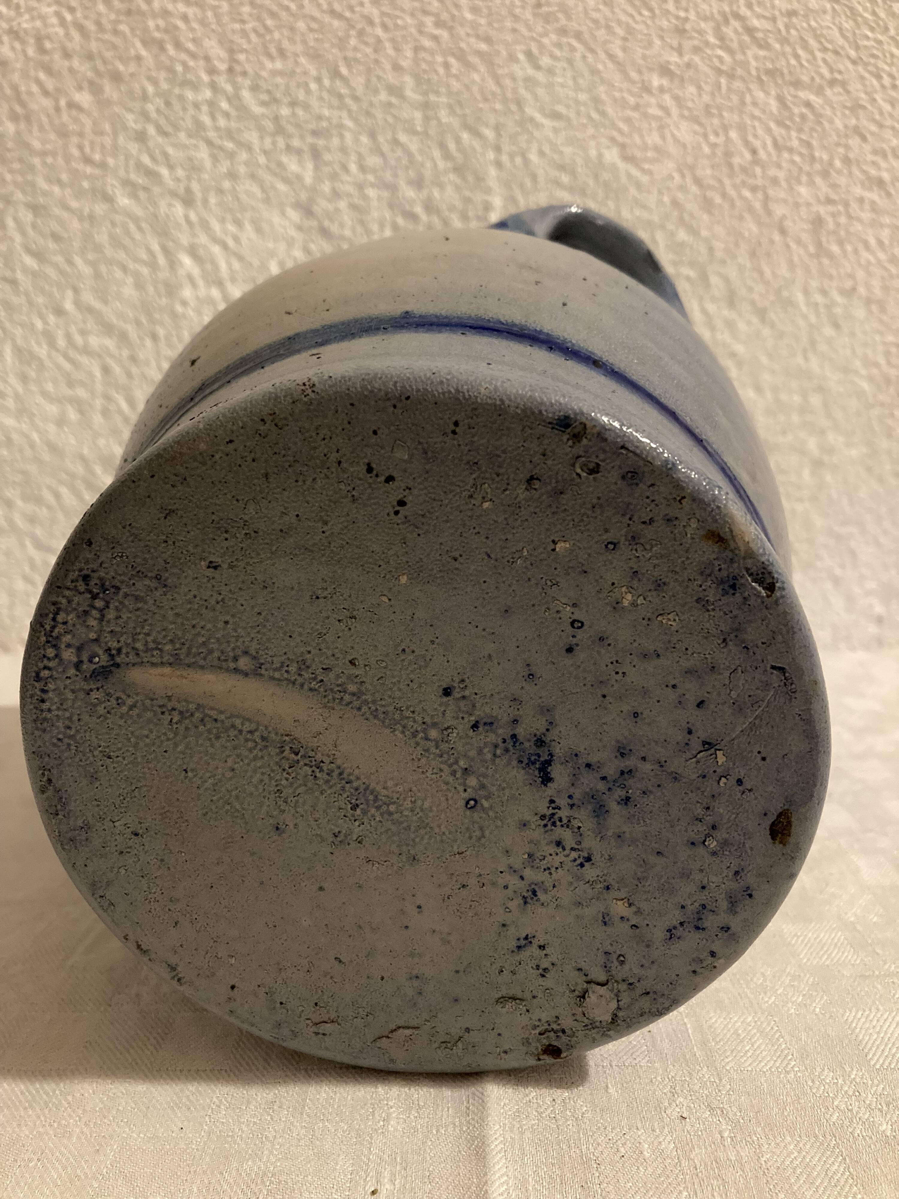 Grease pot in blue-patterned stoneware