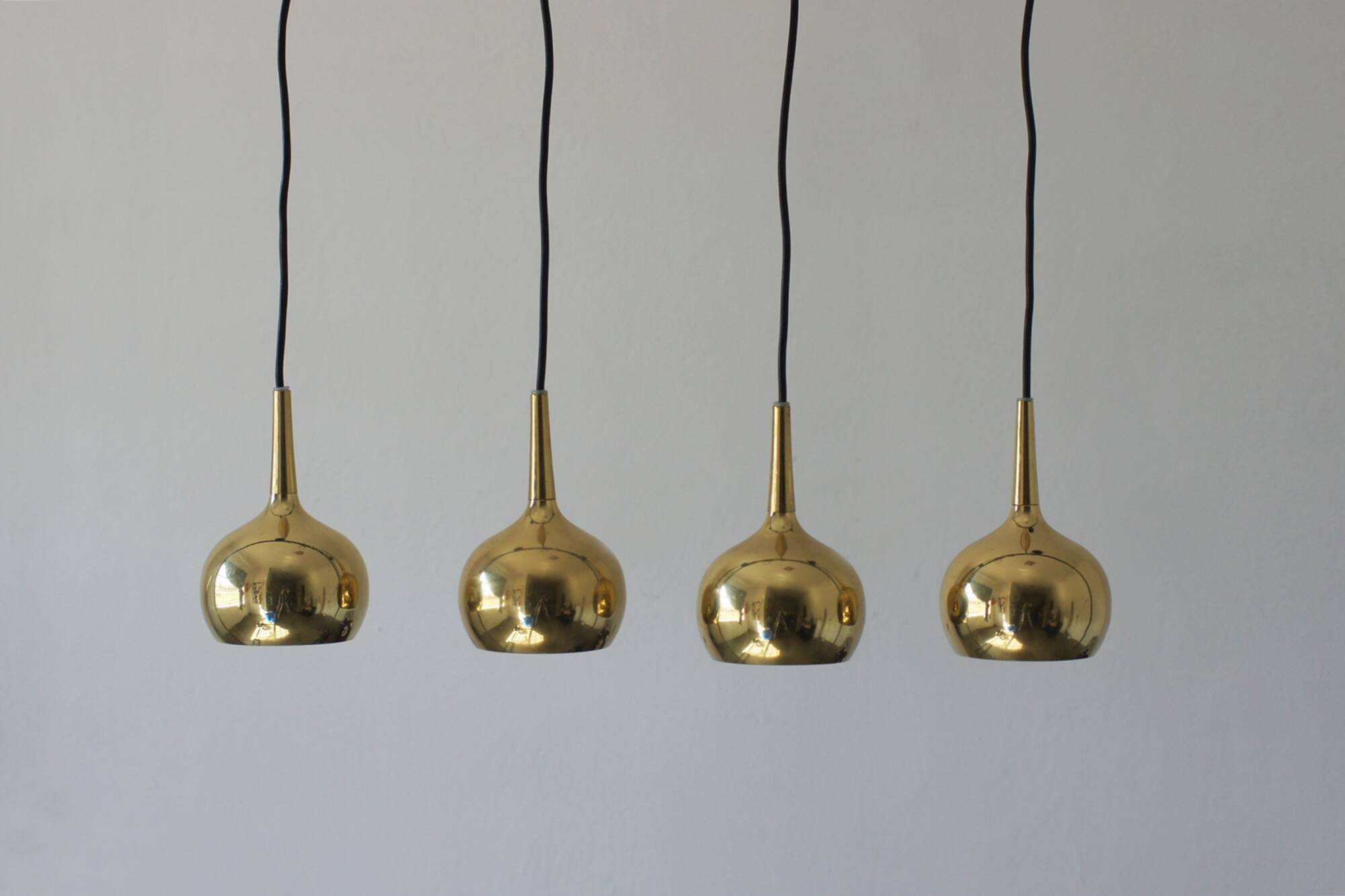 Lampes à suspension Ball de Frandsen Lighting, Danemark, 1970, Ensemble de 4