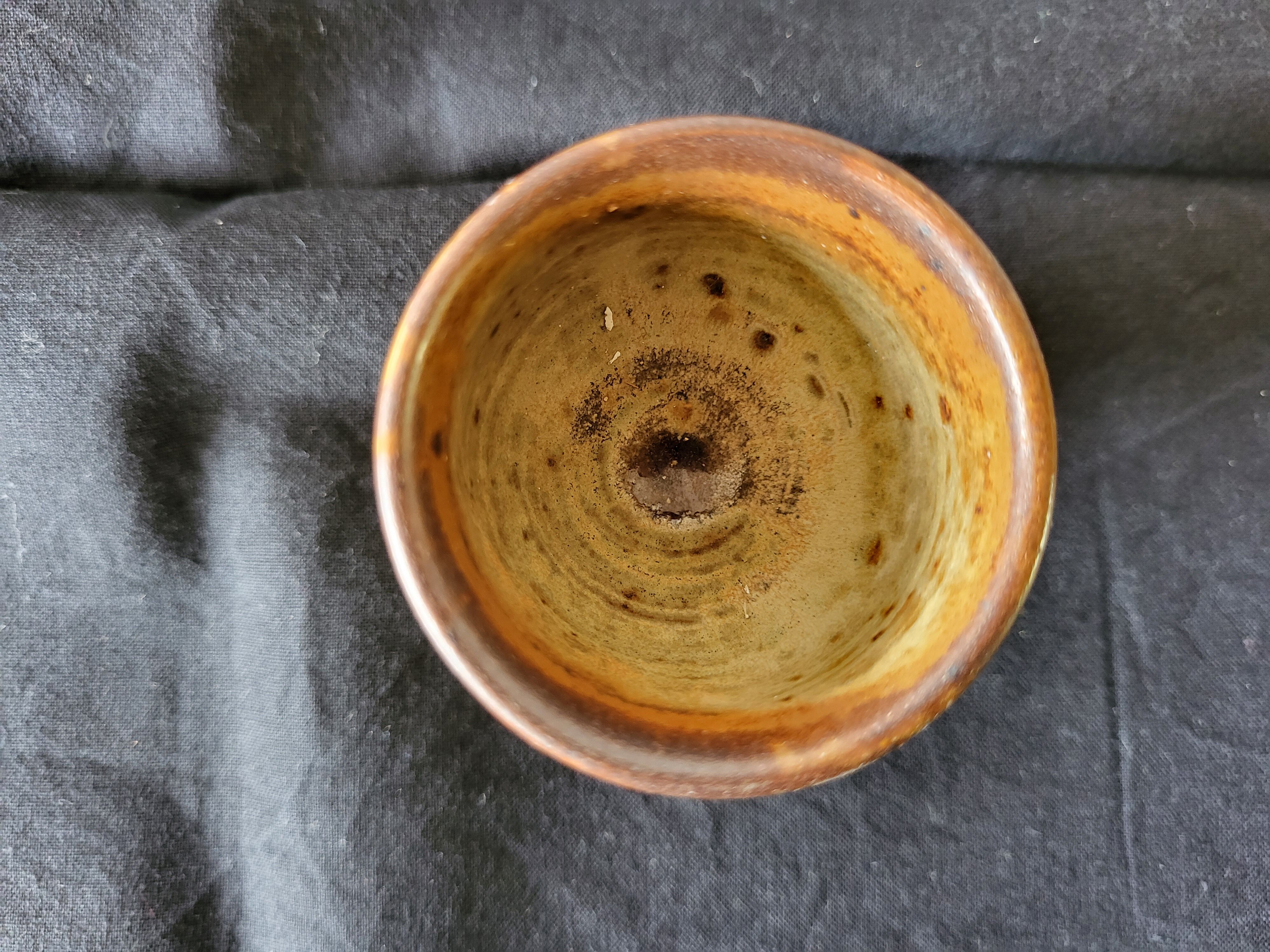 6 whooping coughs on their plate in sandstone