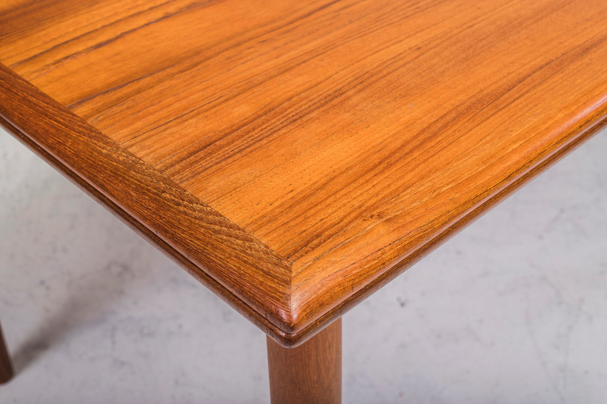 145 dining table by Willy Sigh for Sigh & Søns Møbelfabrik, 1960s