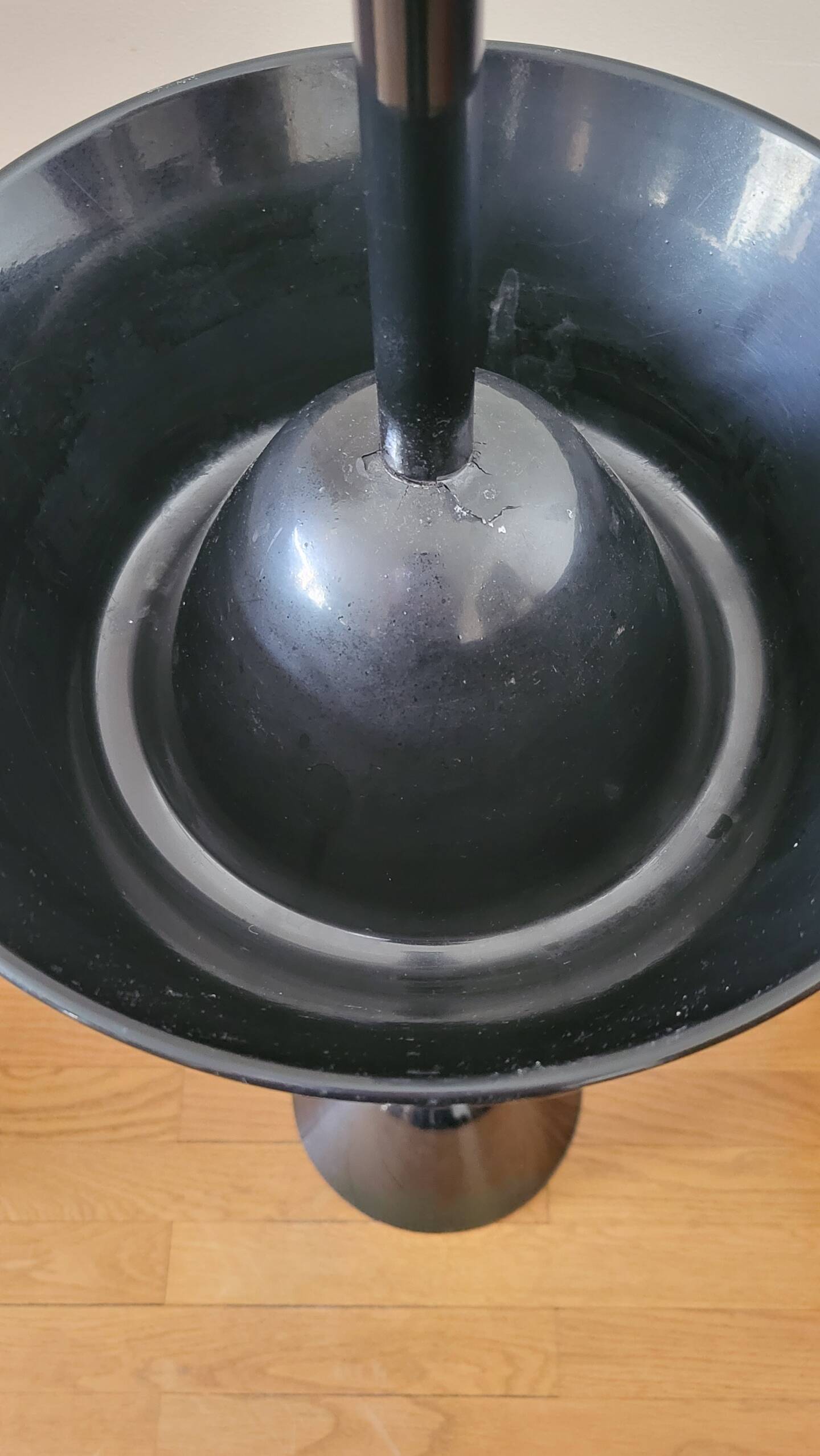 Black “Servofumo” ashtray by Zanotta Achille and Pier Castiglioni 1960 Italy Vintage