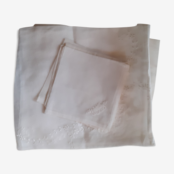 Nappe blanche en coton- organza, brodée main ton sur ton + 6 serviettes assorties