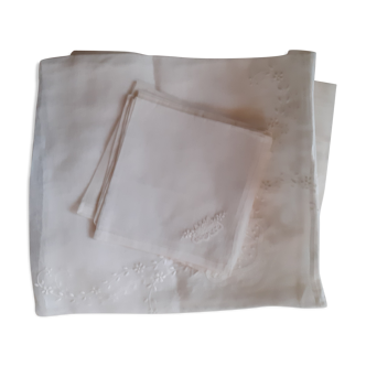 Nappe blanche en coton- organza, brodée main ton sur ton + 6 serviettes assorties