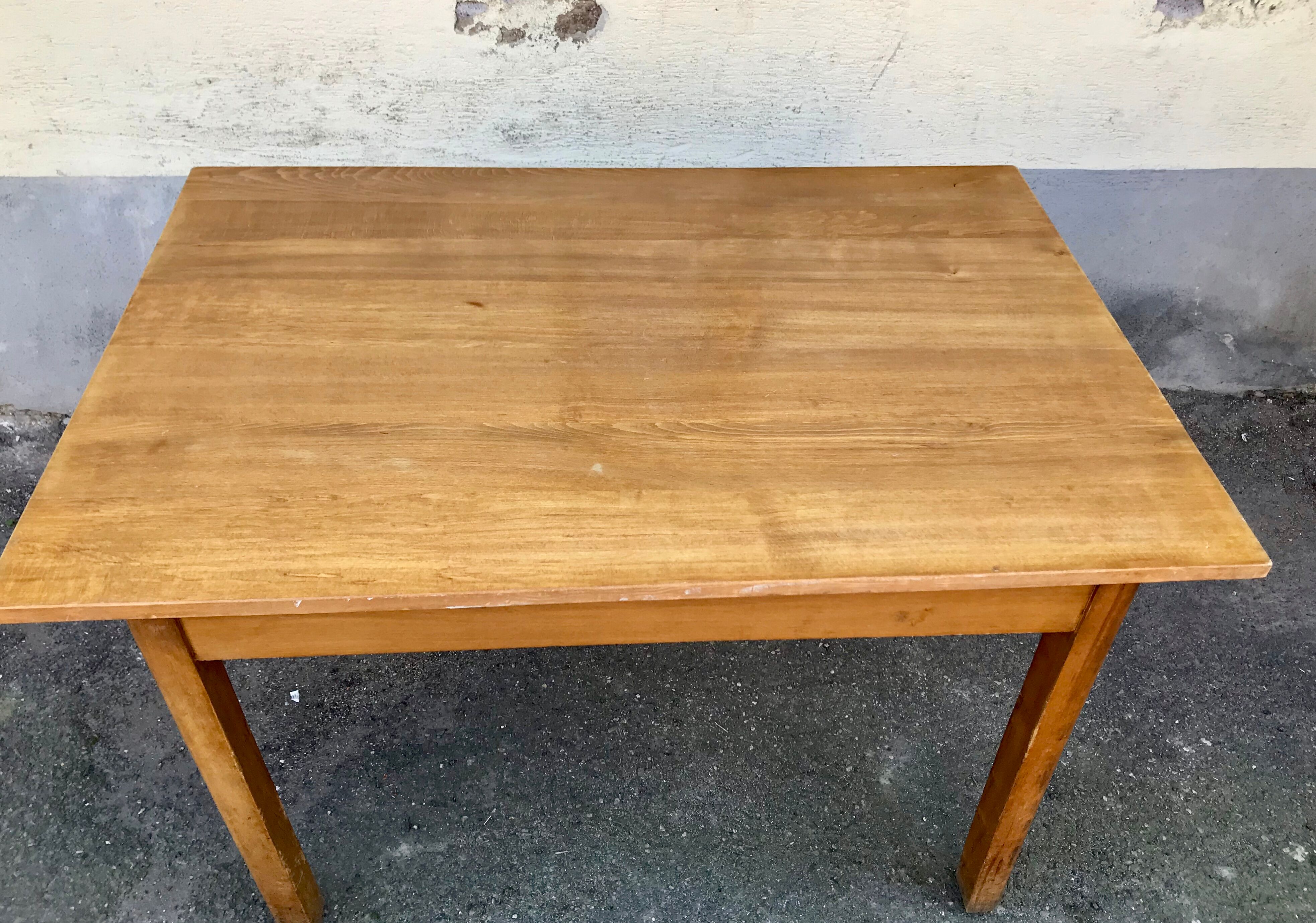 Table bistrot vintage annee 1950 en hetre