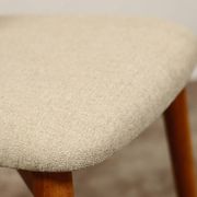 Chaise de table scandinave tissu beige bois naturel style minimaliste design ethnique personnalisation possible