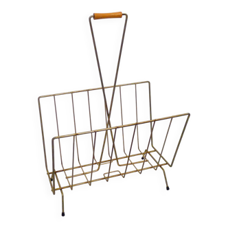 Mid-century openwork magazine rack, in gold metal & wooden handle.