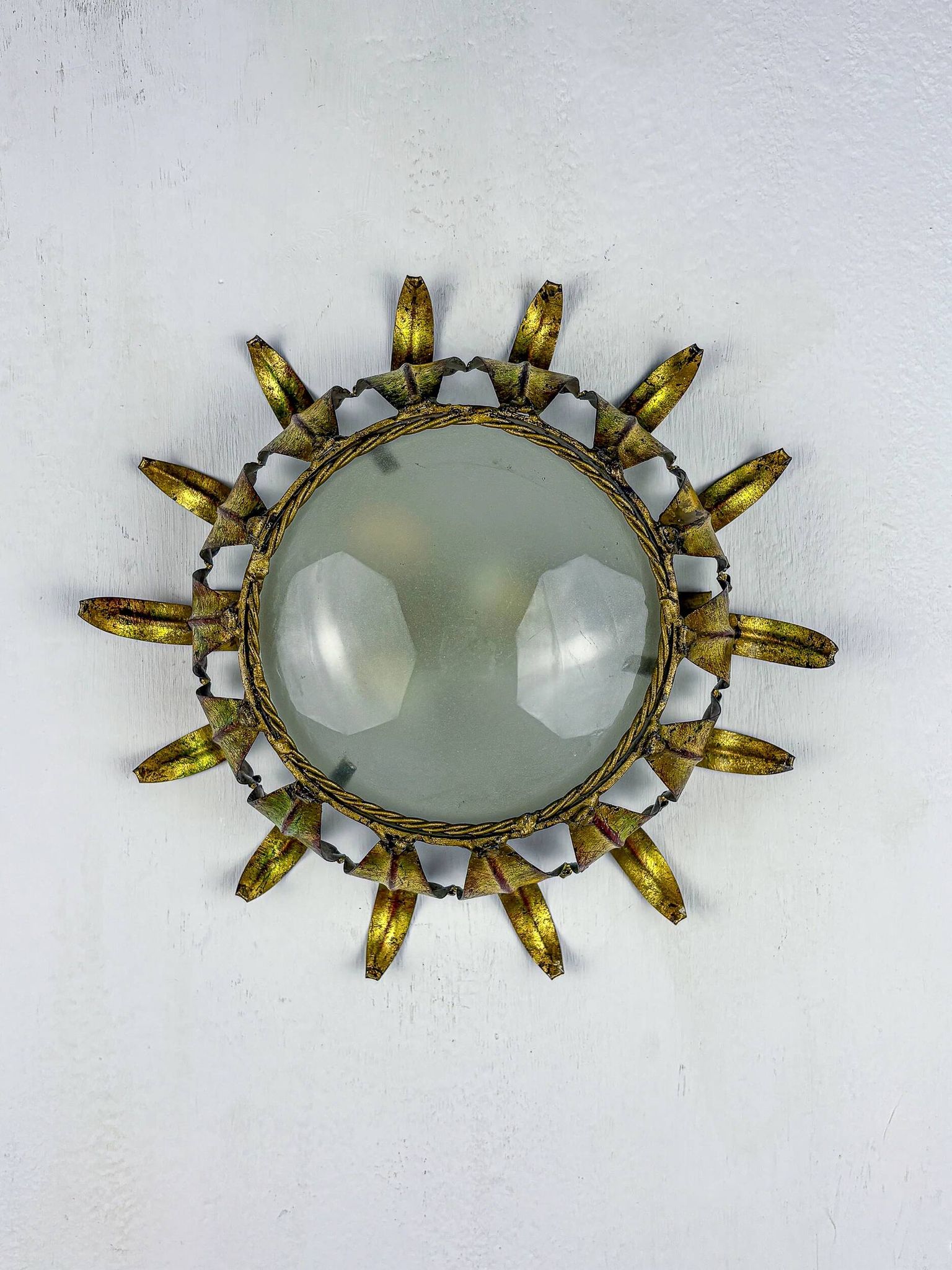 Spanish crown sunburst fixture in gilt metal and frosted glass, 1950s