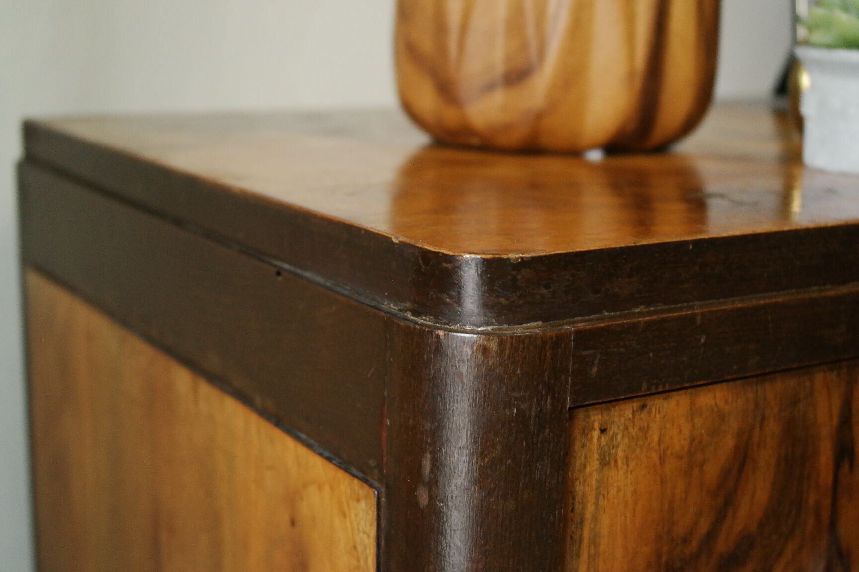 Commode art déco en noyer
