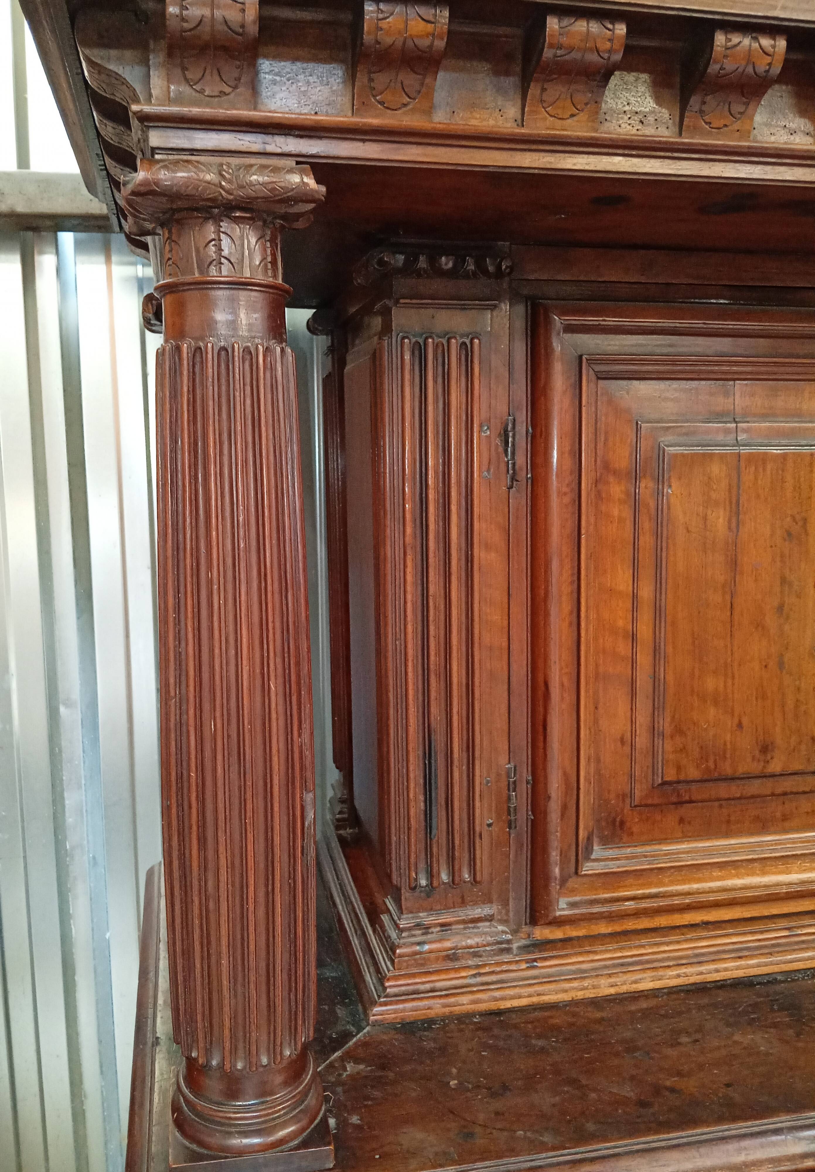 Important two-body buffet cabinet in Renaissance style – 19th century