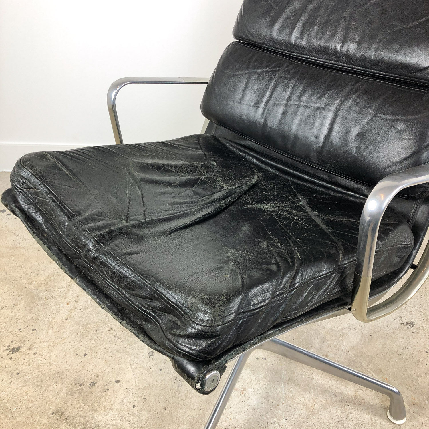 Charles and Ray Eames Softpad chair EA 216 edition Herman Miller, 1960