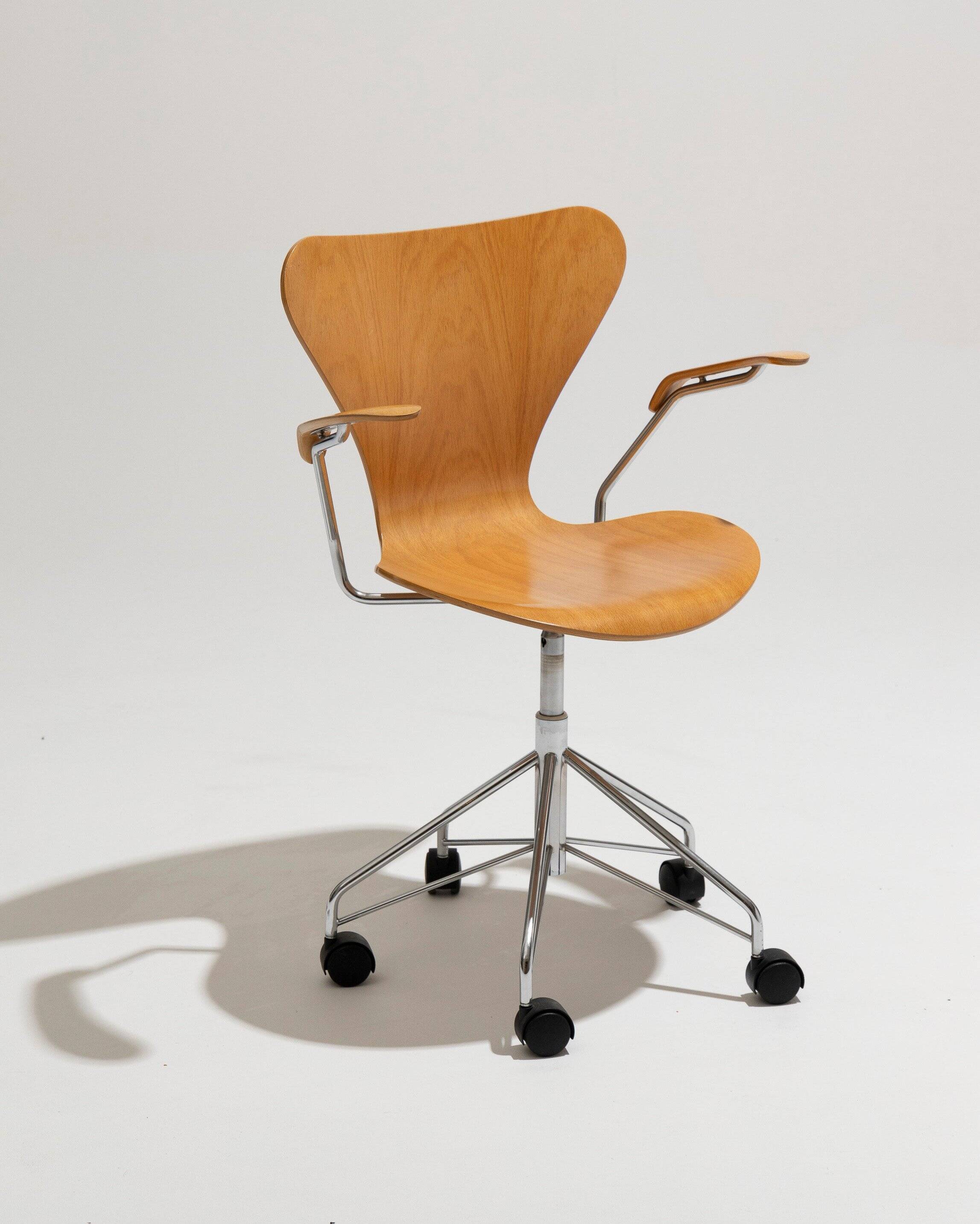 Swivel office chair 3217, Arne Jacobsen, 1960s