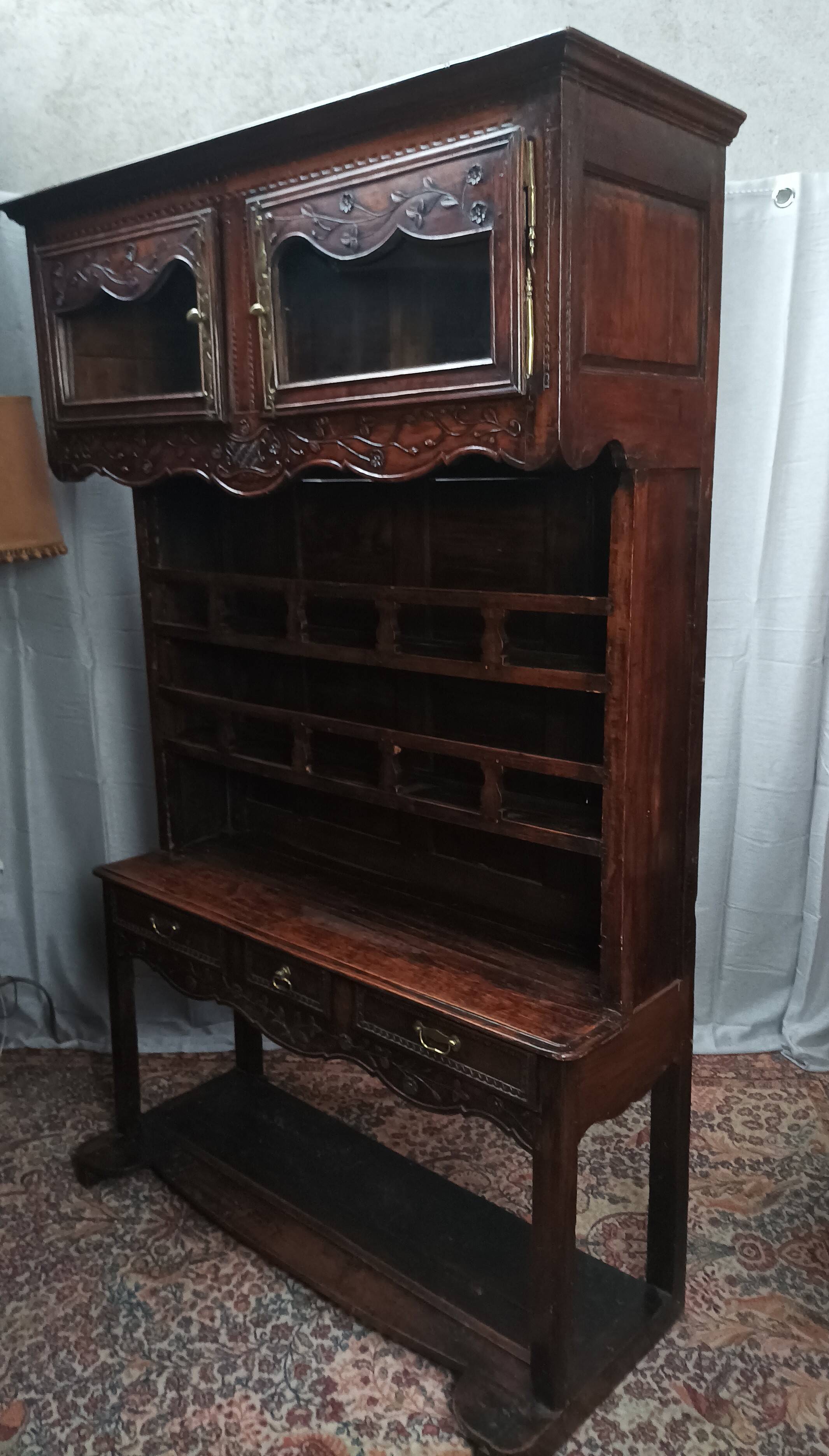 Provençal ash dresser