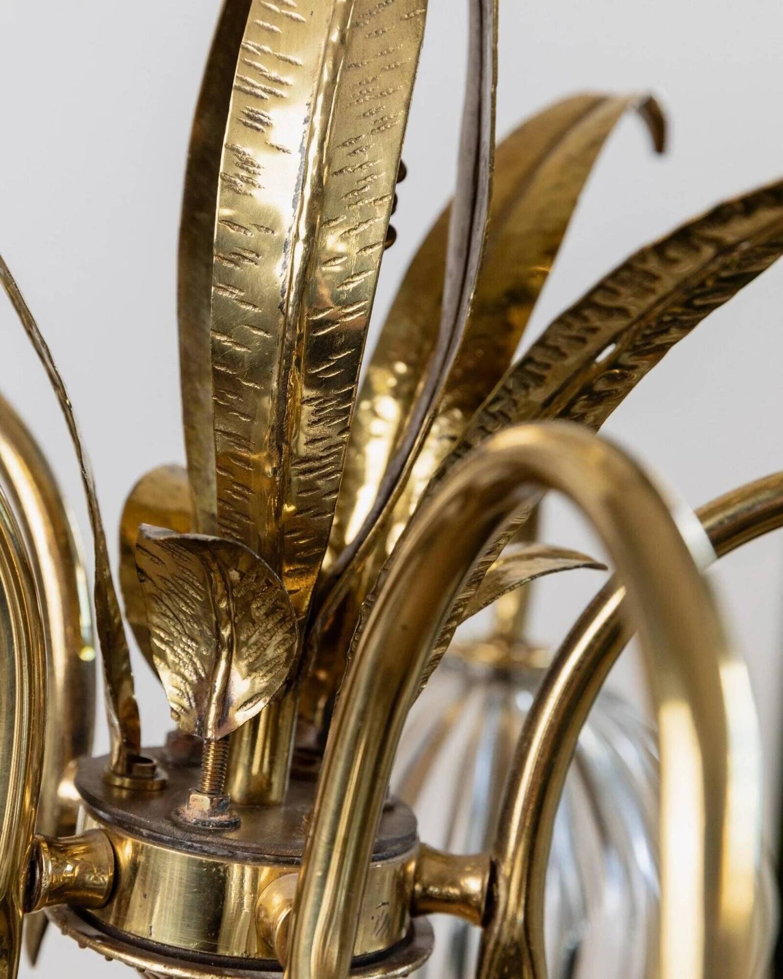 XL Clear Murano Glass and Brass Chandelier, Liberty-Style Organic Leaf Design, Italian 1960s