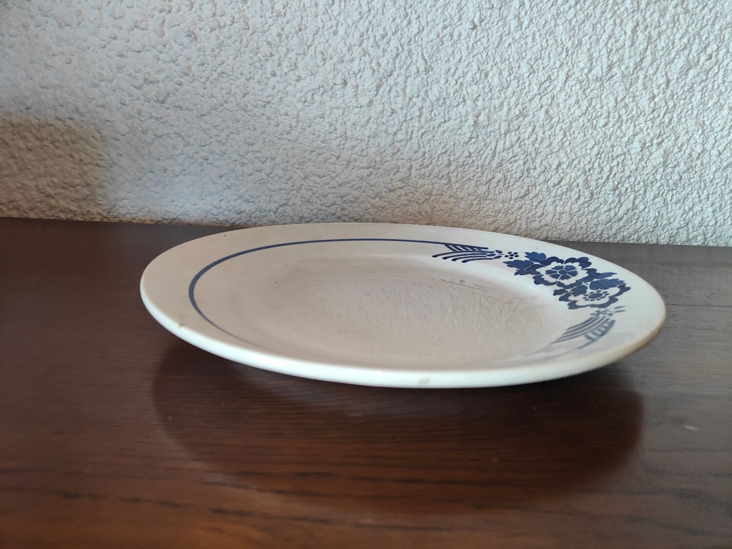 Service of 34 Pieces Wolves Mill and Orchies Hamage France 50s-60s