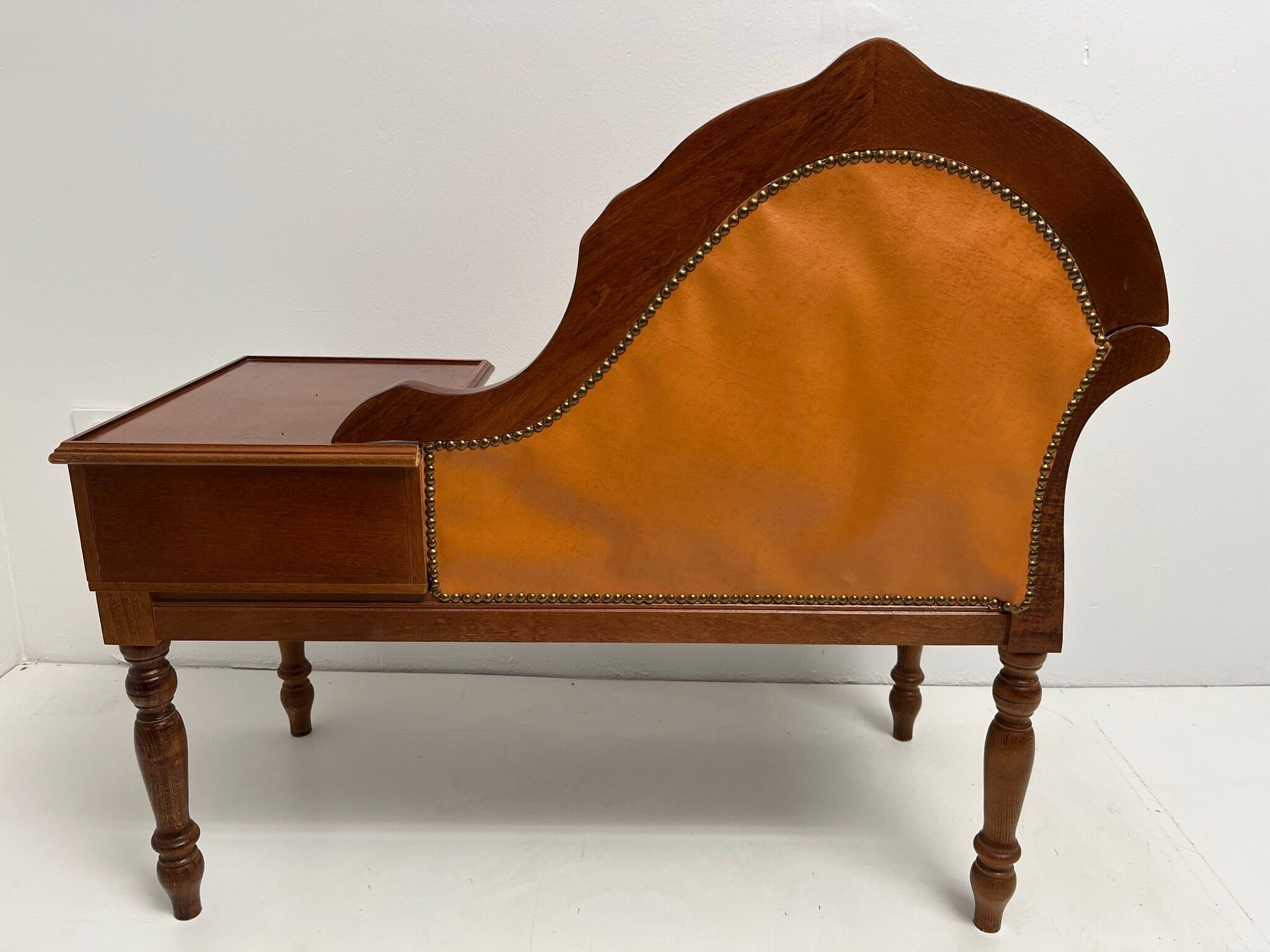 Telephone cabinet 50s