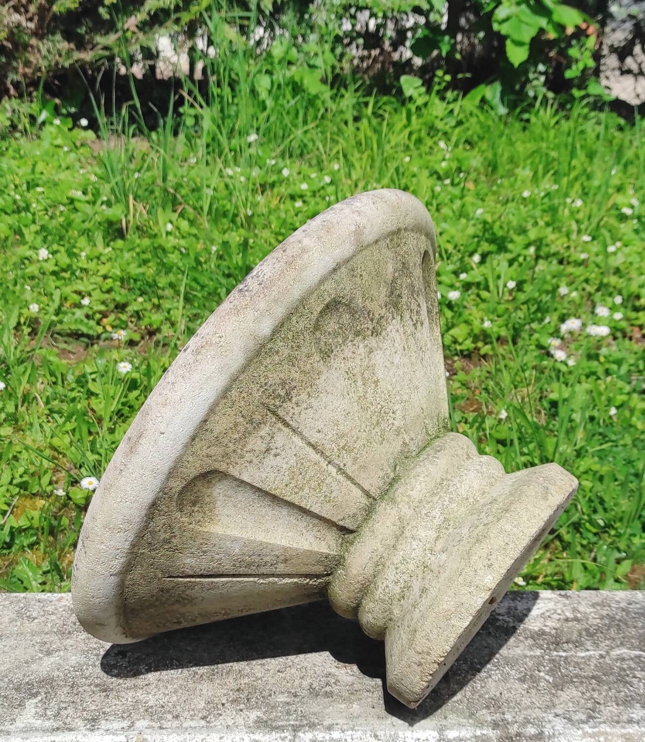 Diabolo sink in reconstituted stone - mid. 20th century