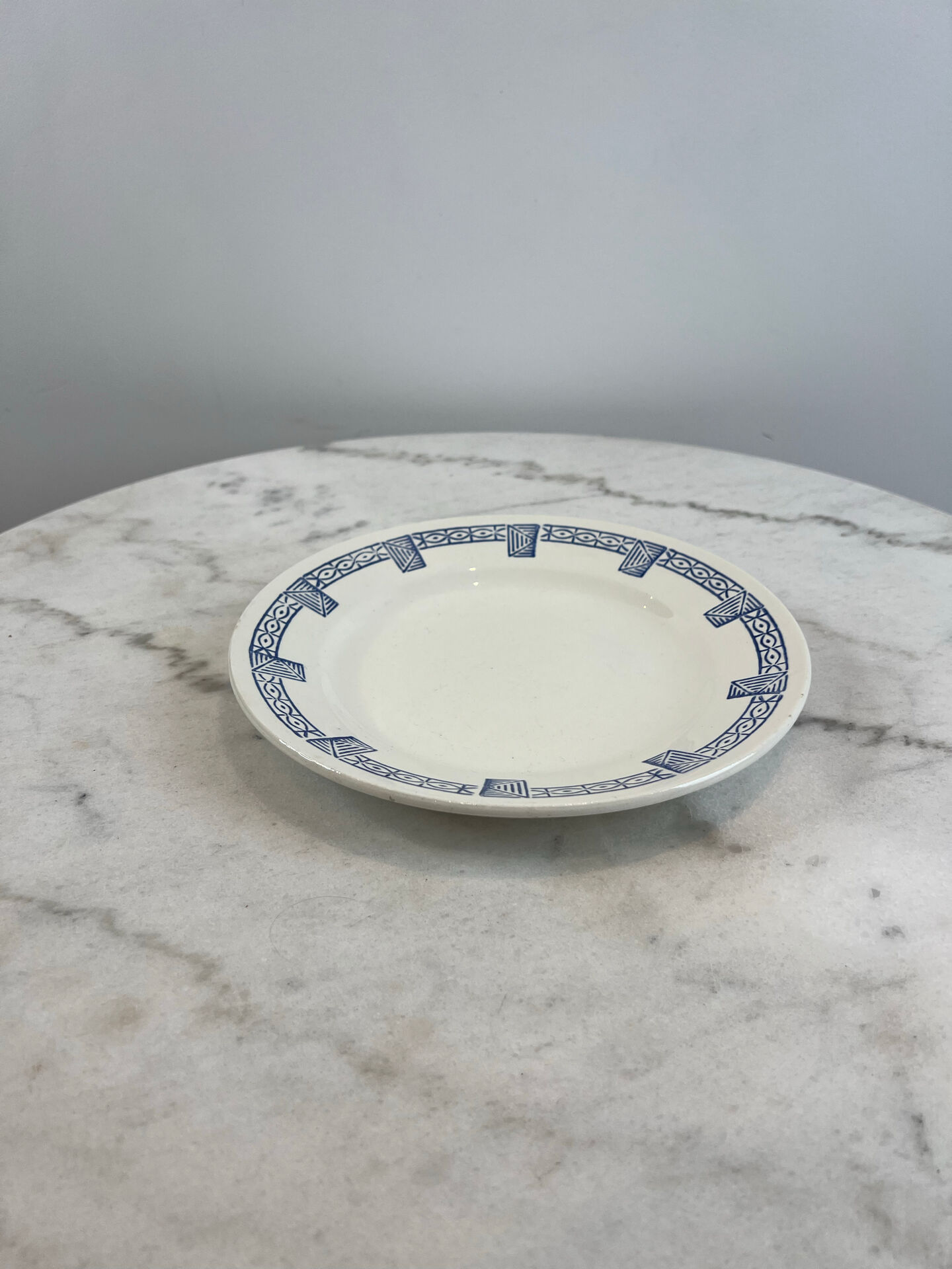 Gien earthenware plate - Lorris collection - blue geometric pattern