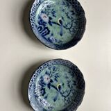 2 hollow Chinese plates
