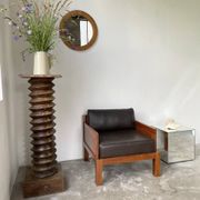 Fauteuil moderniste bois exotique et cuir