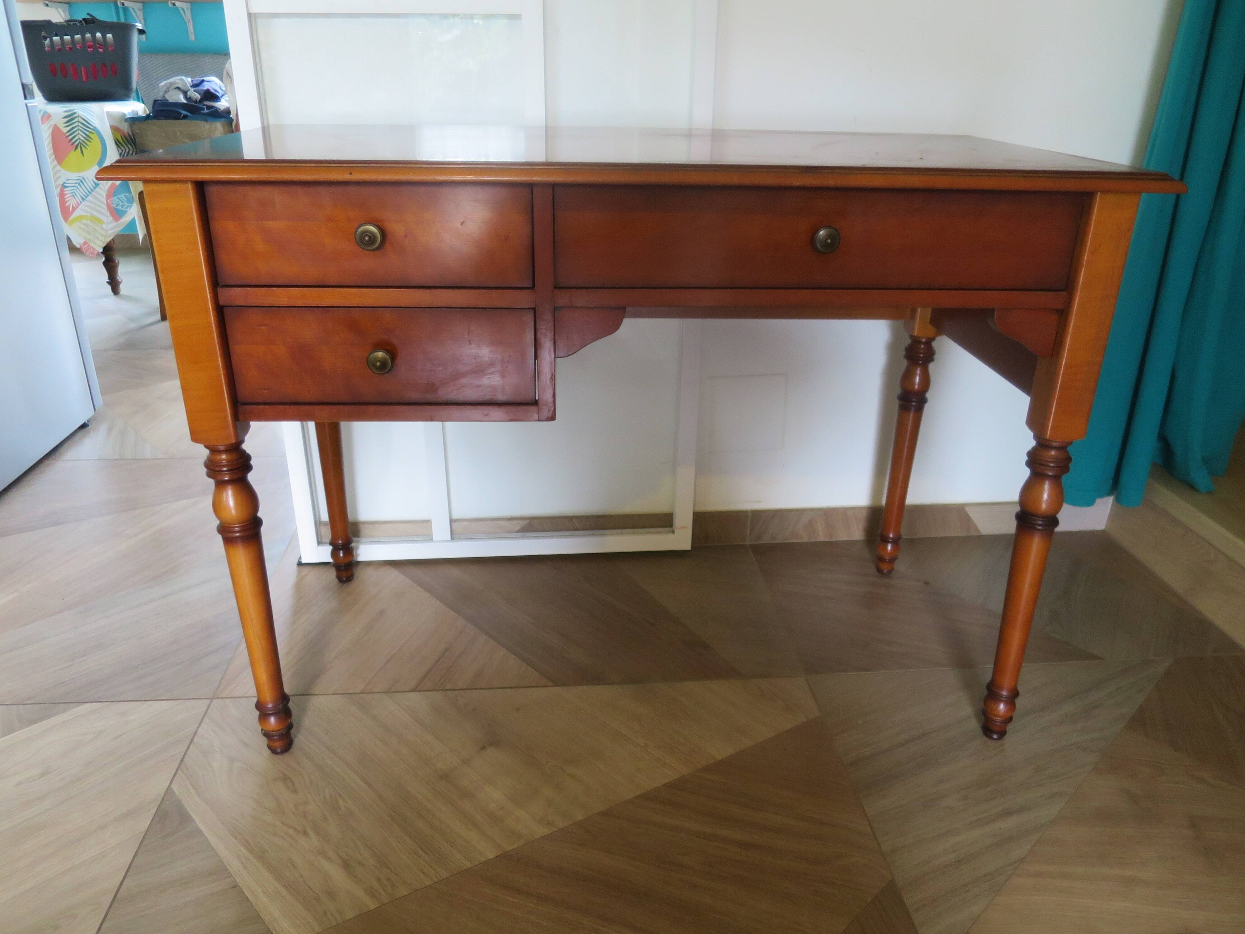 Small minister's desk - 3 drawers - cherry wood - Louis Philippe style