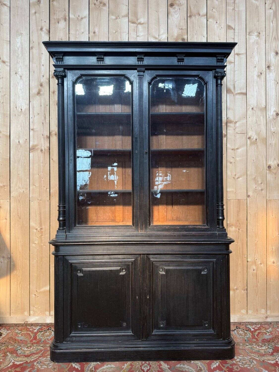 Buffet deux corps vitré – Époque Napoléon III – Bois ébonisé – XIXe siècle