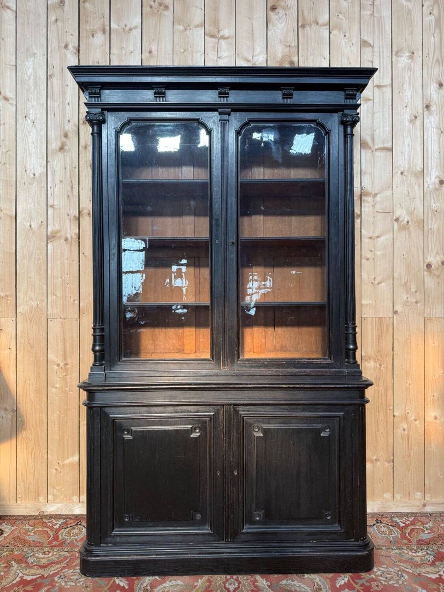 Buffet deux corps vitré – Époque Napoléon III – Bois ébonisé – XIXe siècle