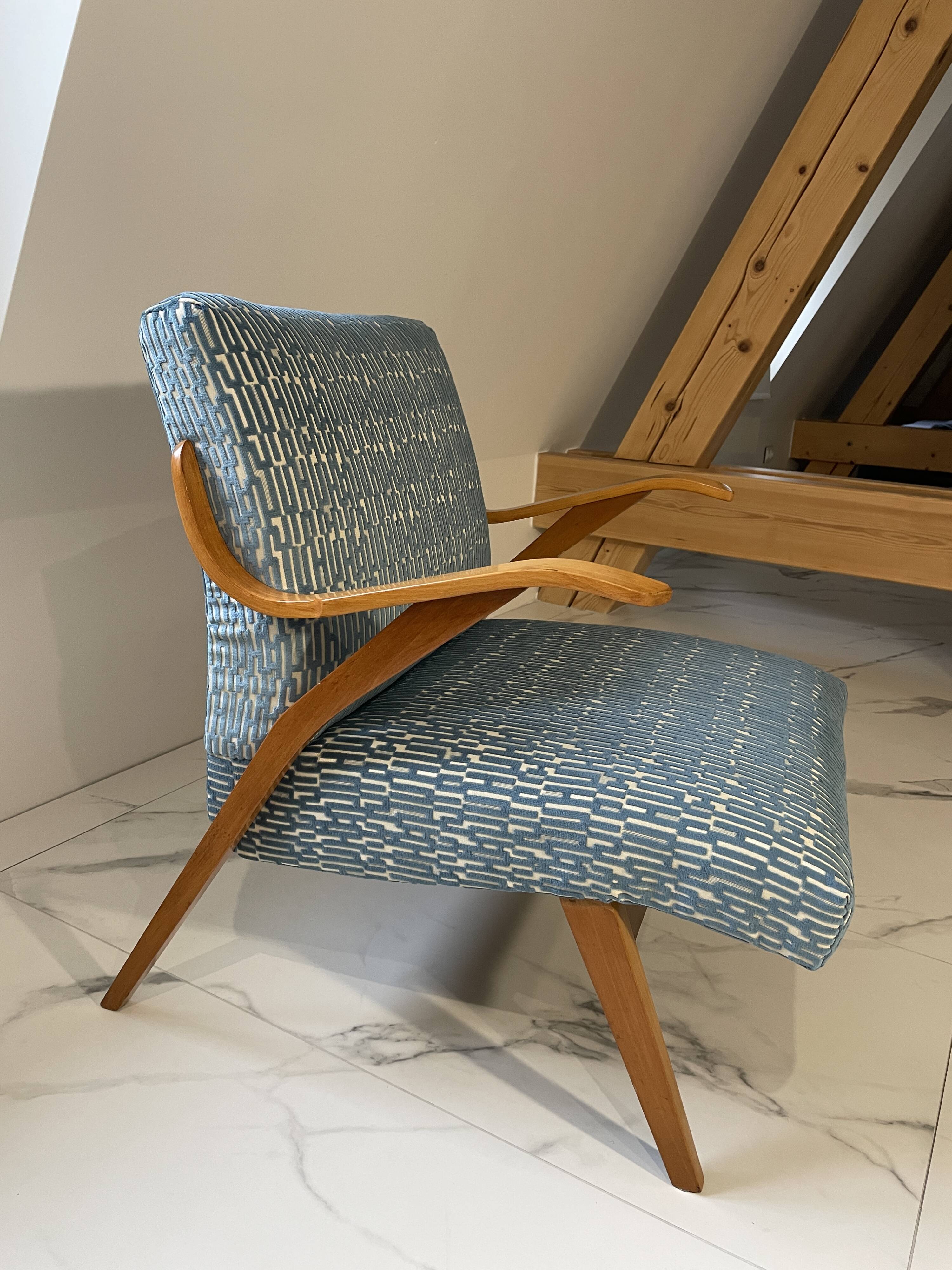 Set of chairs by Frantisek Jirak with table