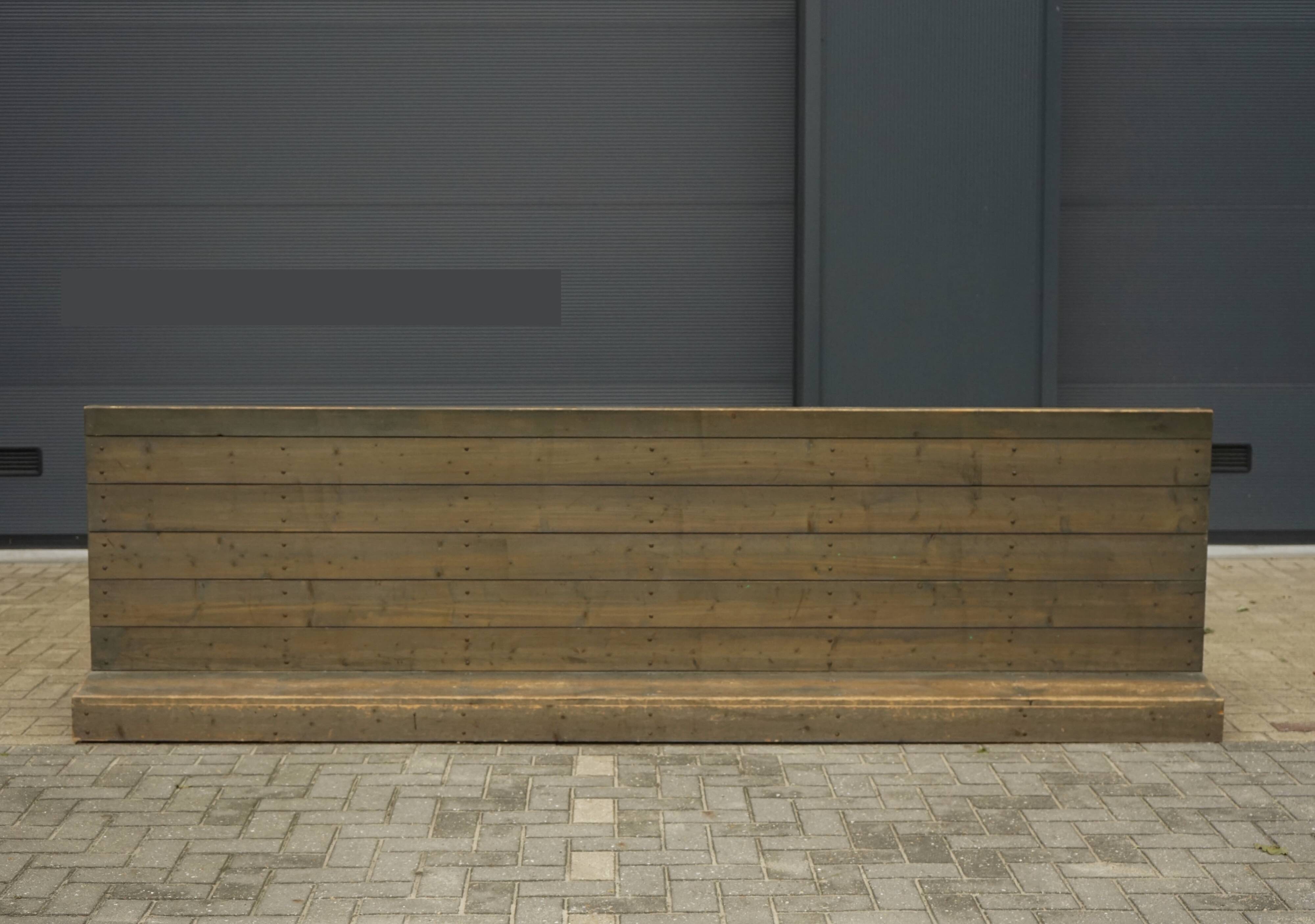 Banc d'École Bossche par Dom Hans van der Laan, 1964