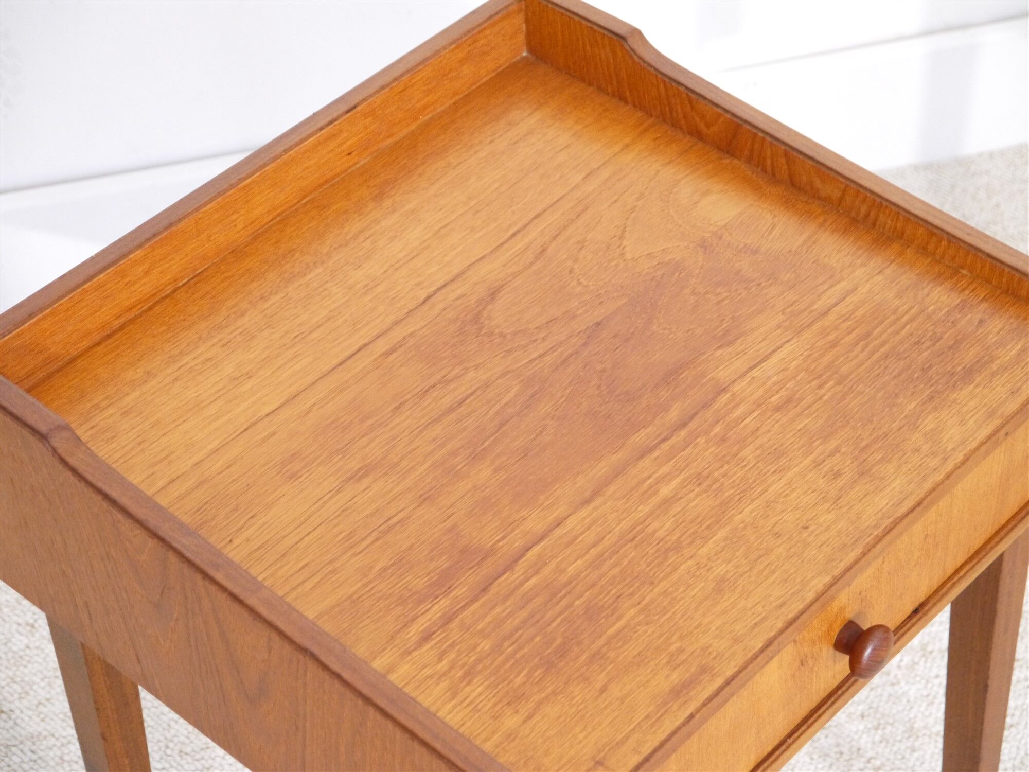 Paire de tables de chevets