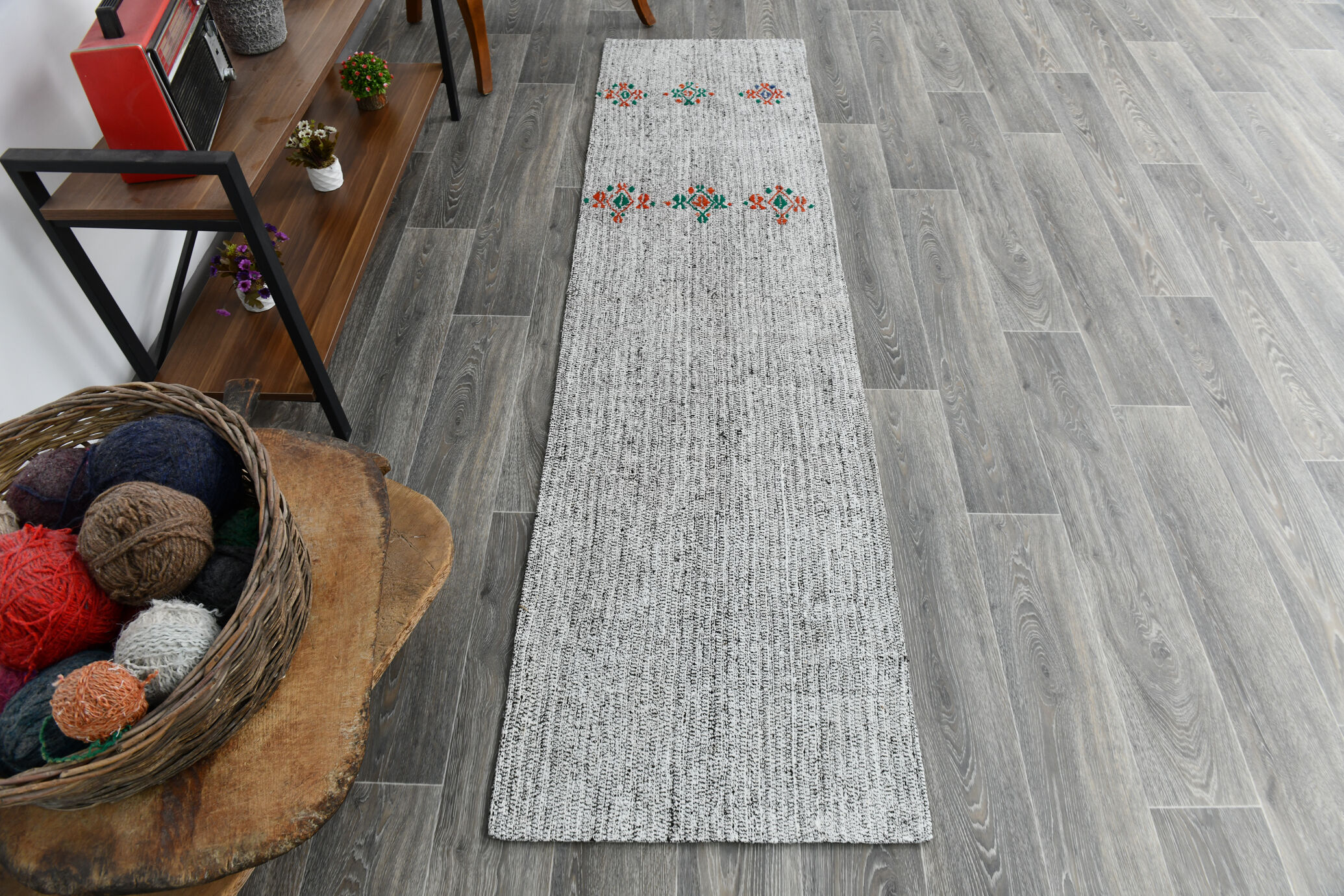 2x8 white & black vintage runner rug 61x234cm