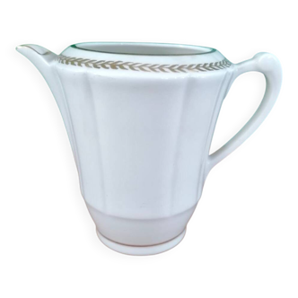 Porcelain milk pot