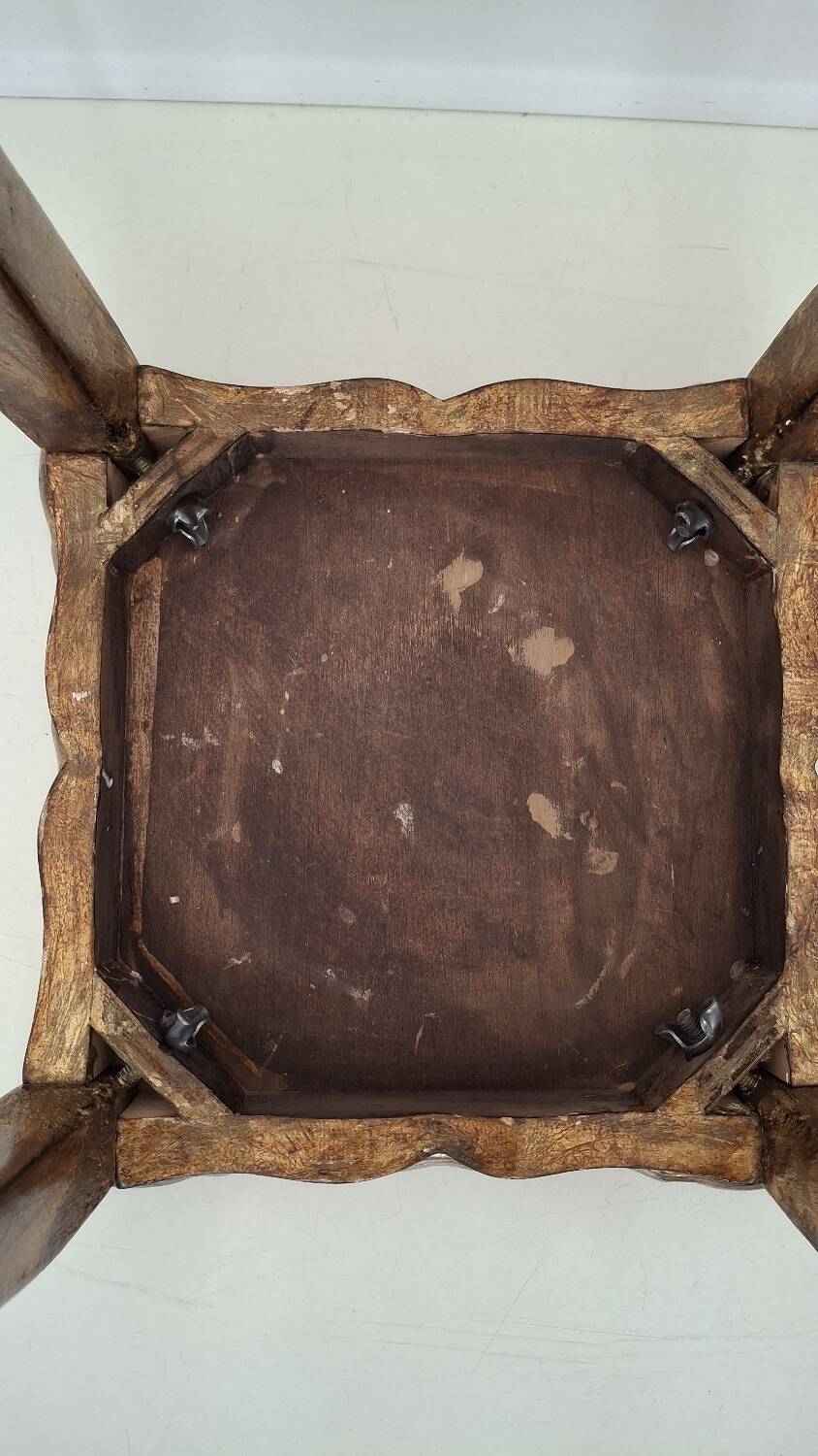 Table d'appoint en bois doré florentin italien du milieu du siècle avec peinture à la main F