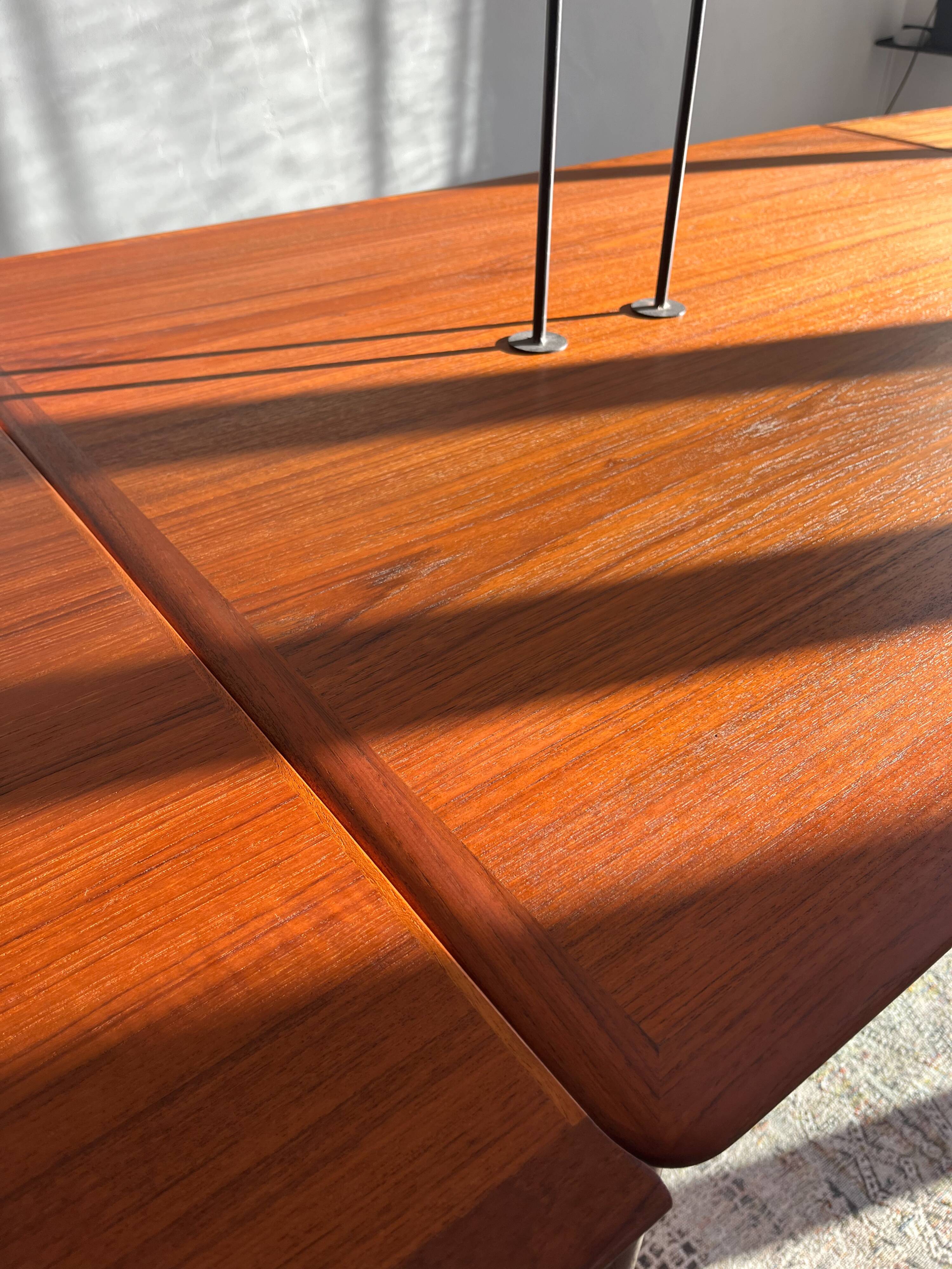 Danish extendable table Skovmand & Andersen