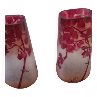 Magnifique paire de vases  en pâte de verre signés LEGRAS  modèle rubis