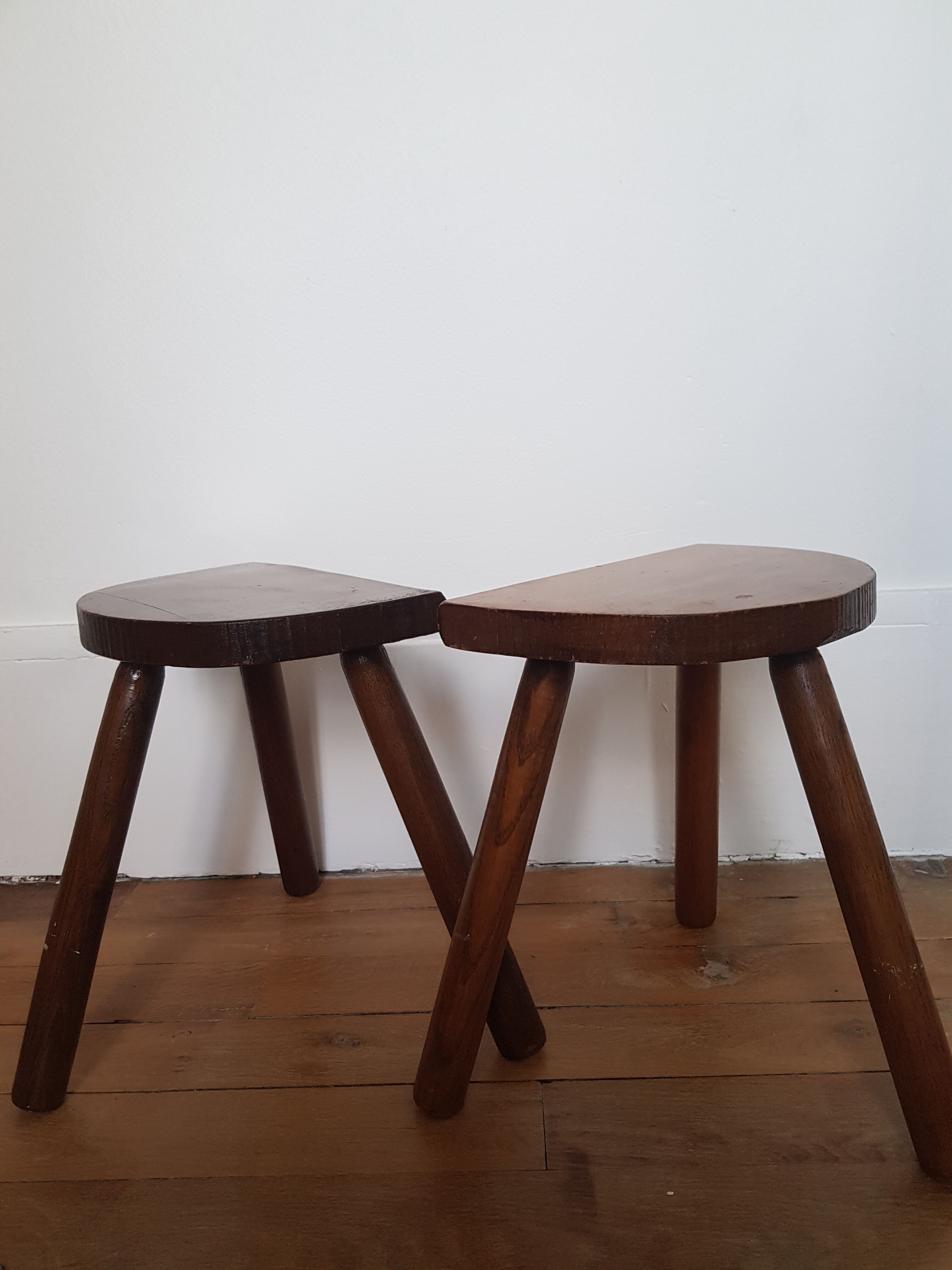 Set of 2 tripod stools