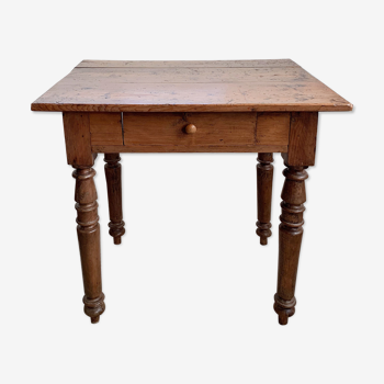 Small English pine table - early 20th century