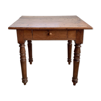 Small English pine table - early 20th century