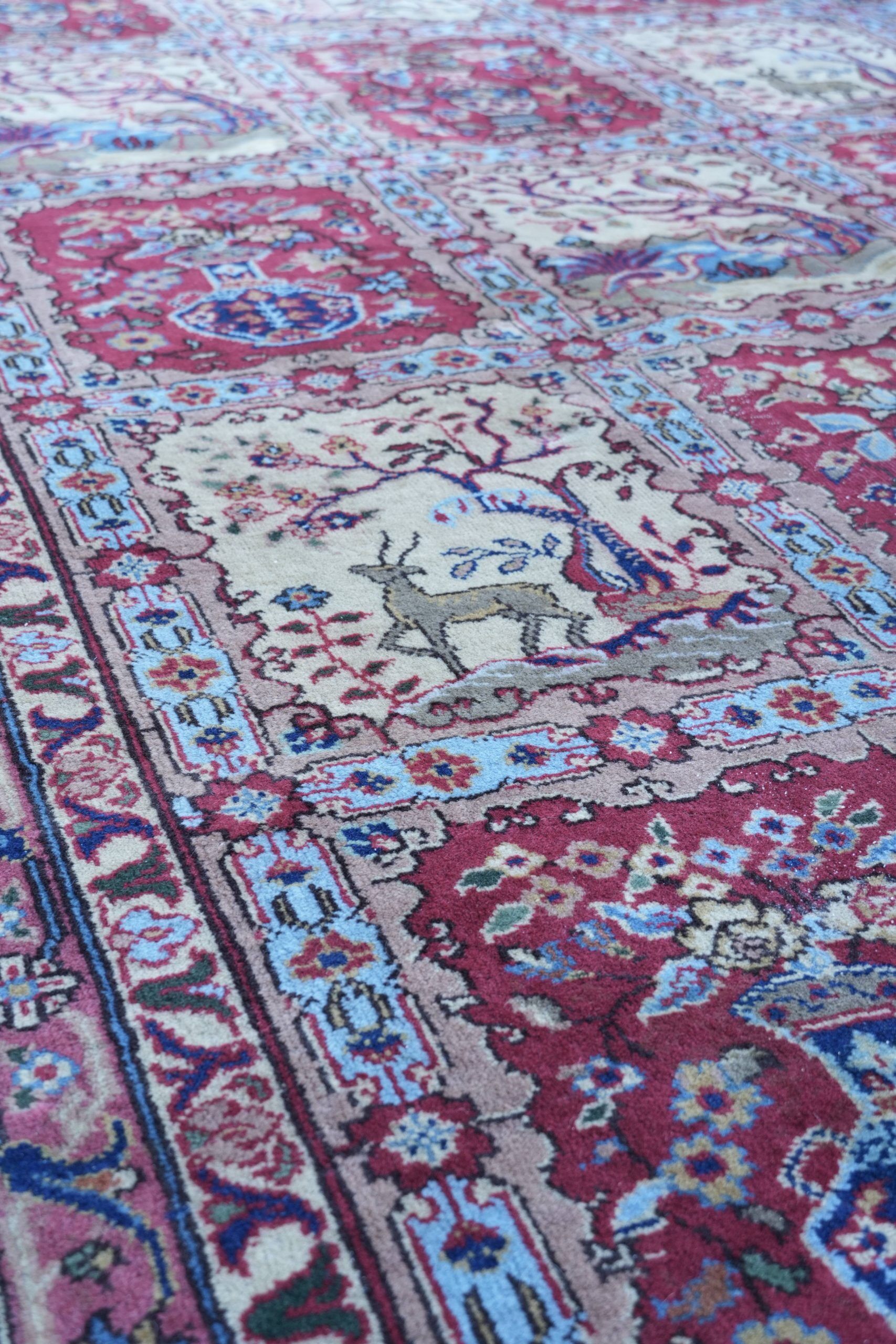 Tapis de style oriental avec des motifs élégants 397x304cm