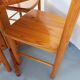 Suite d’une table ronde avec rallonge et 4 chaises vintage en pin des années 60 70
