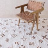 Tapis Kilim blanc à motif Berbère