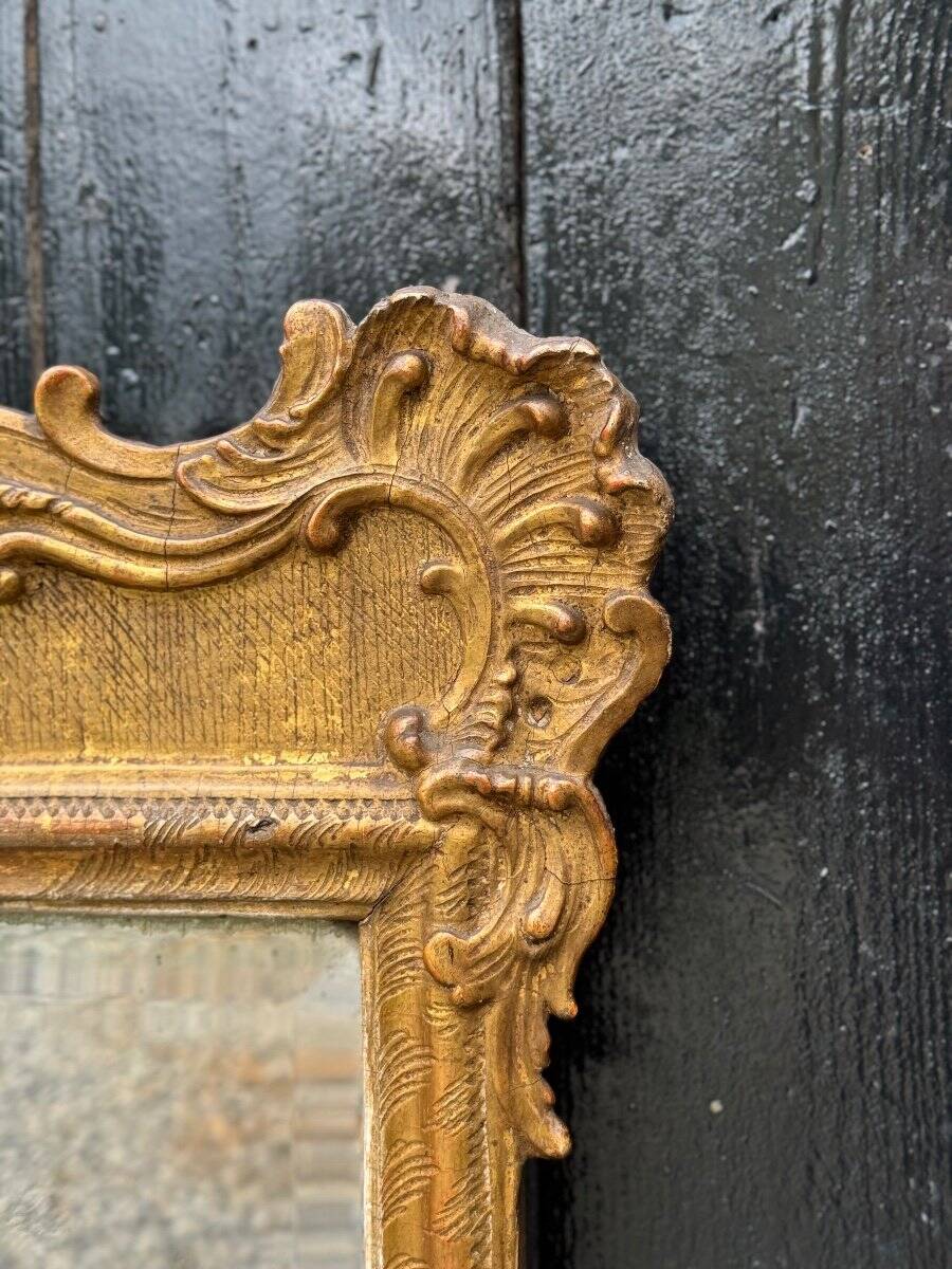 Baroque mirror in carved, stuccoed and gilded wood, Vienna circa 1700