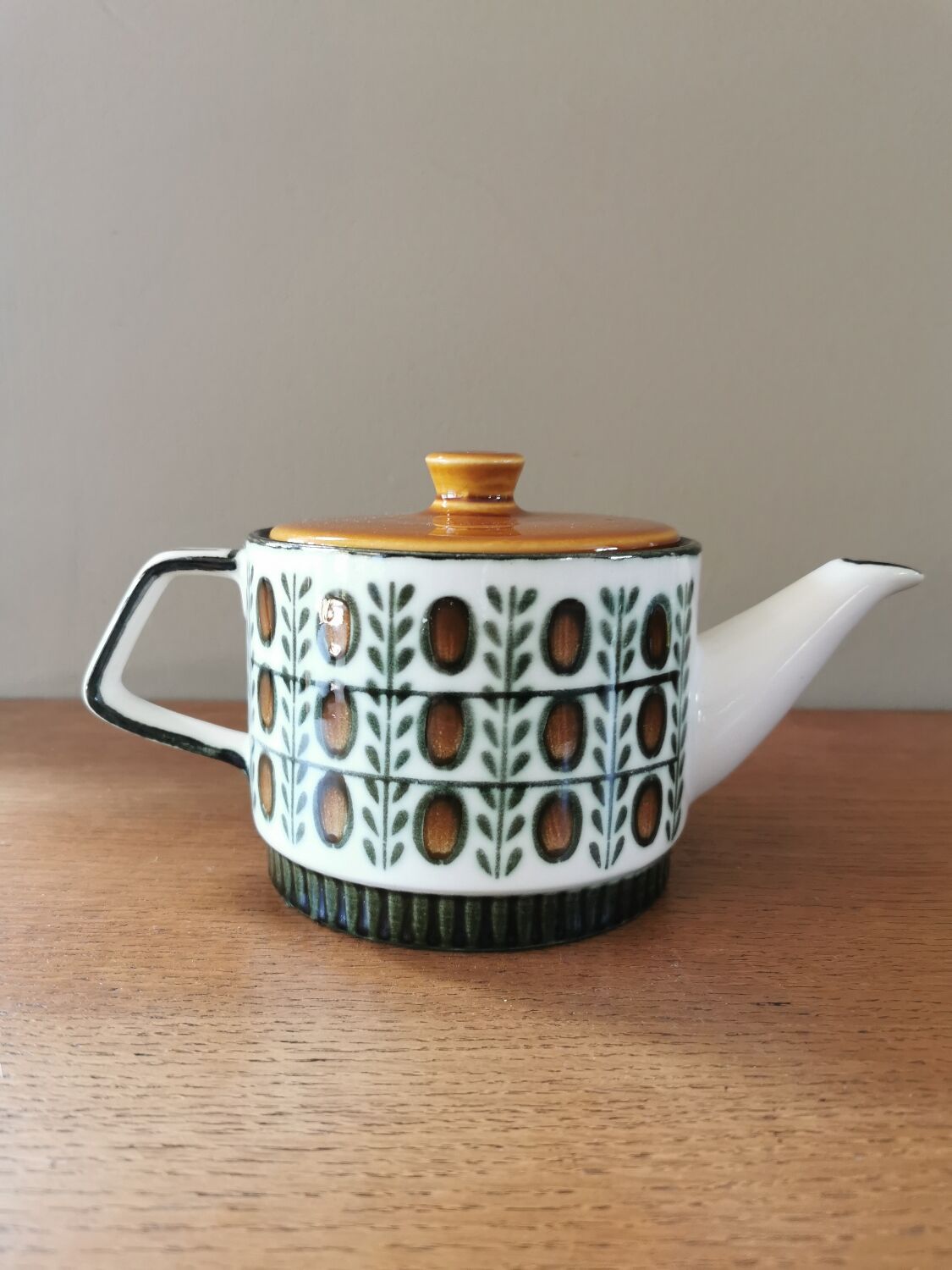 Boch la louviere vintage coffee service. nut