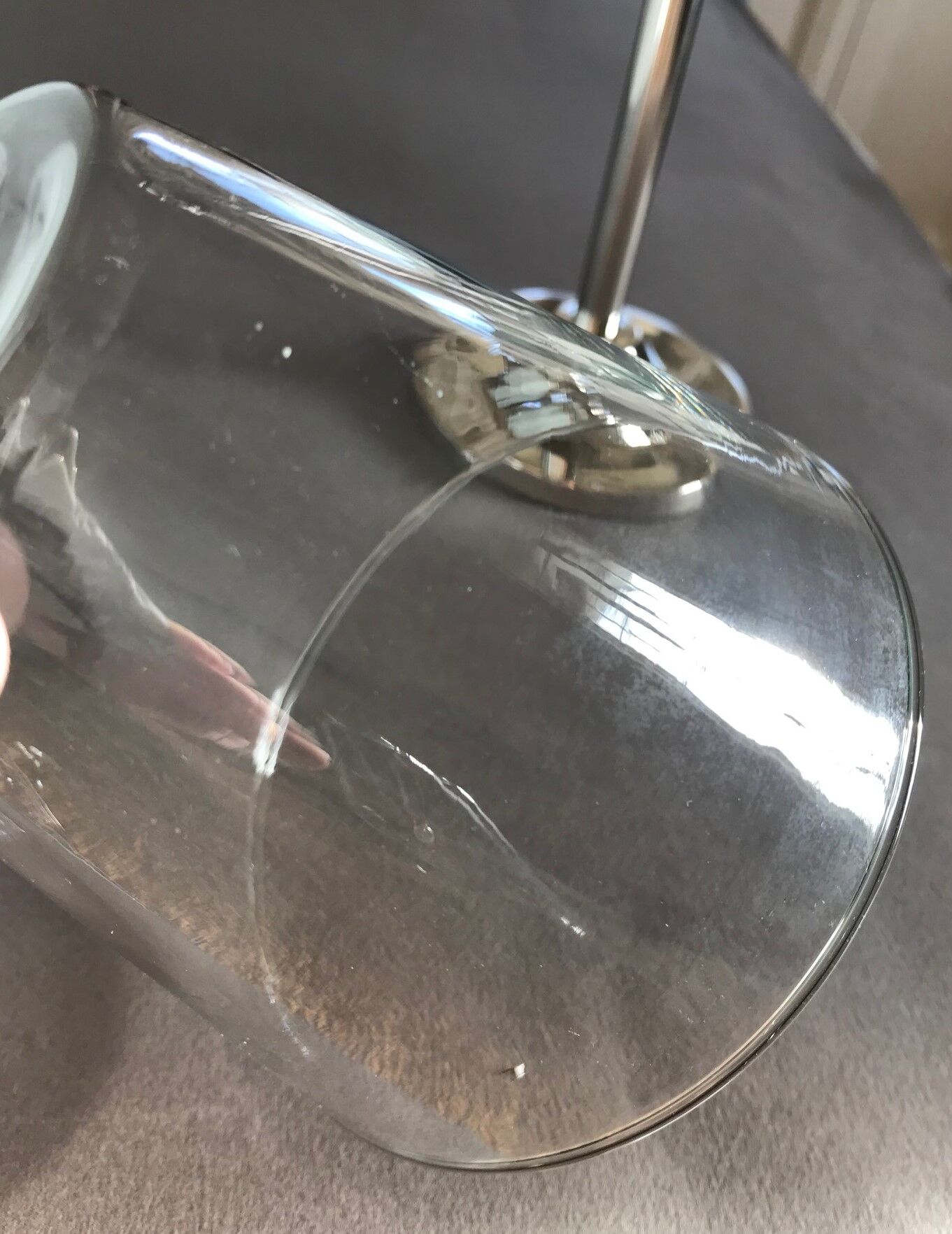 Paire de bougeoirs chromés et verre Marinette