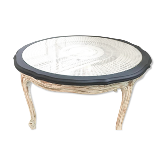 Coffee table with cannage