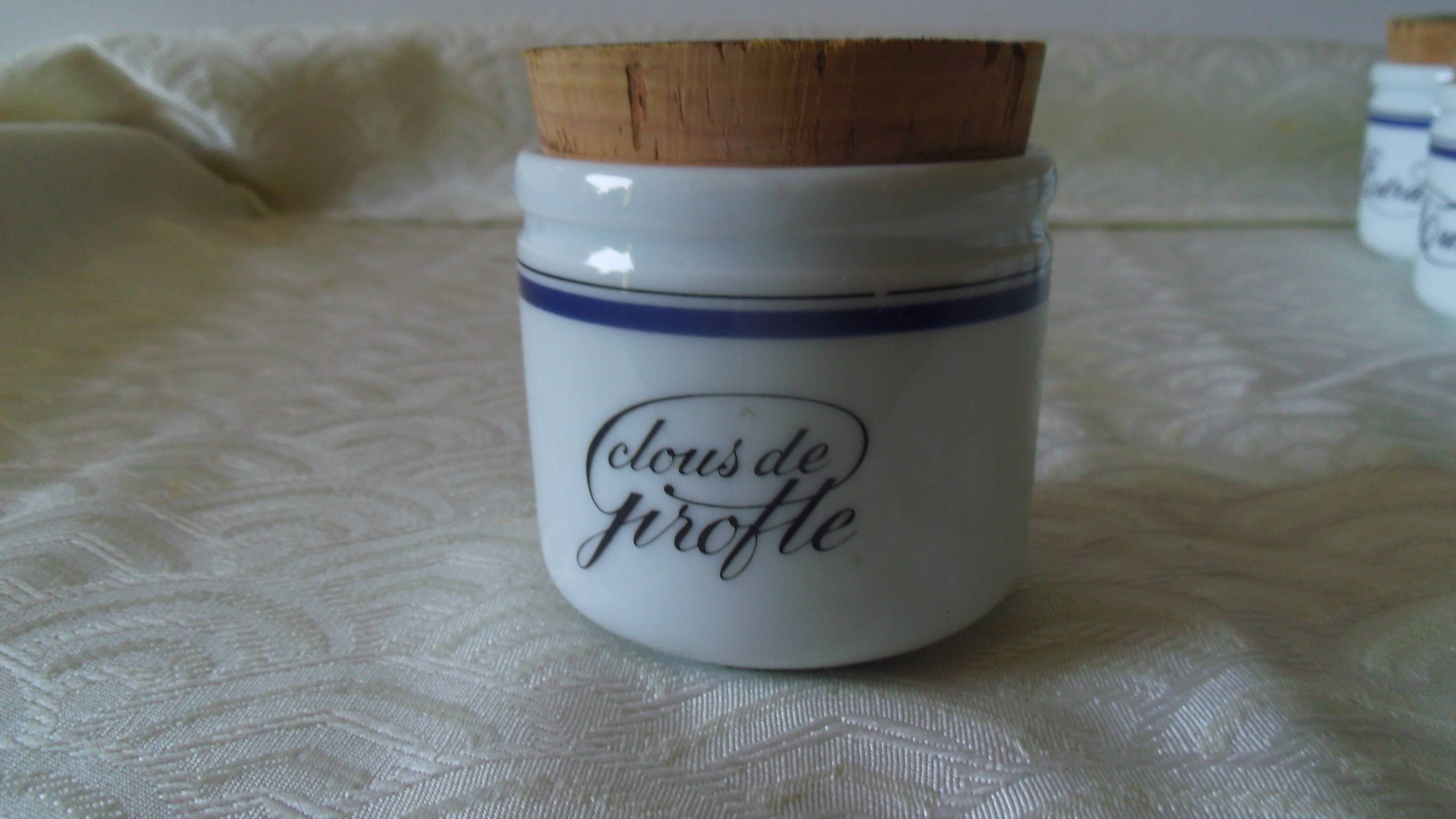 8 spice jars. porcelain of auteuil