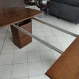 Oval dining table - brand: Ligne Roset